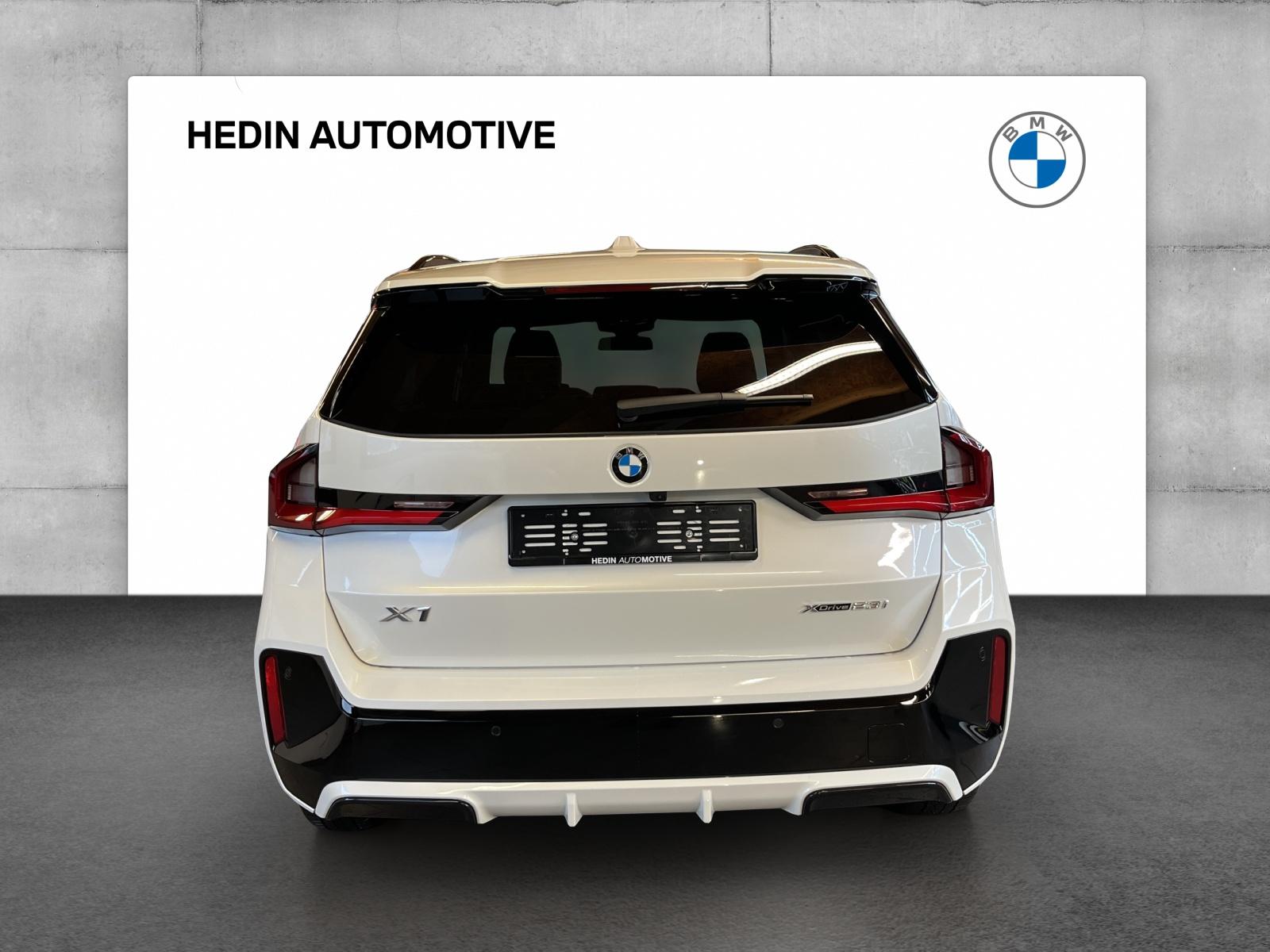BMW X1 23i xDrive M Sport-showroom-element-3