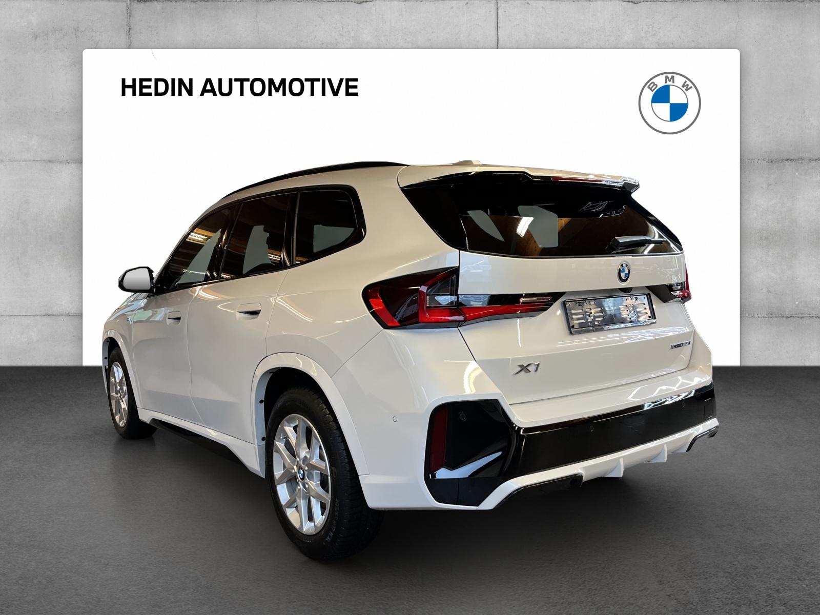 BMW X1 23i xDrive M Sport-showroom-element-2