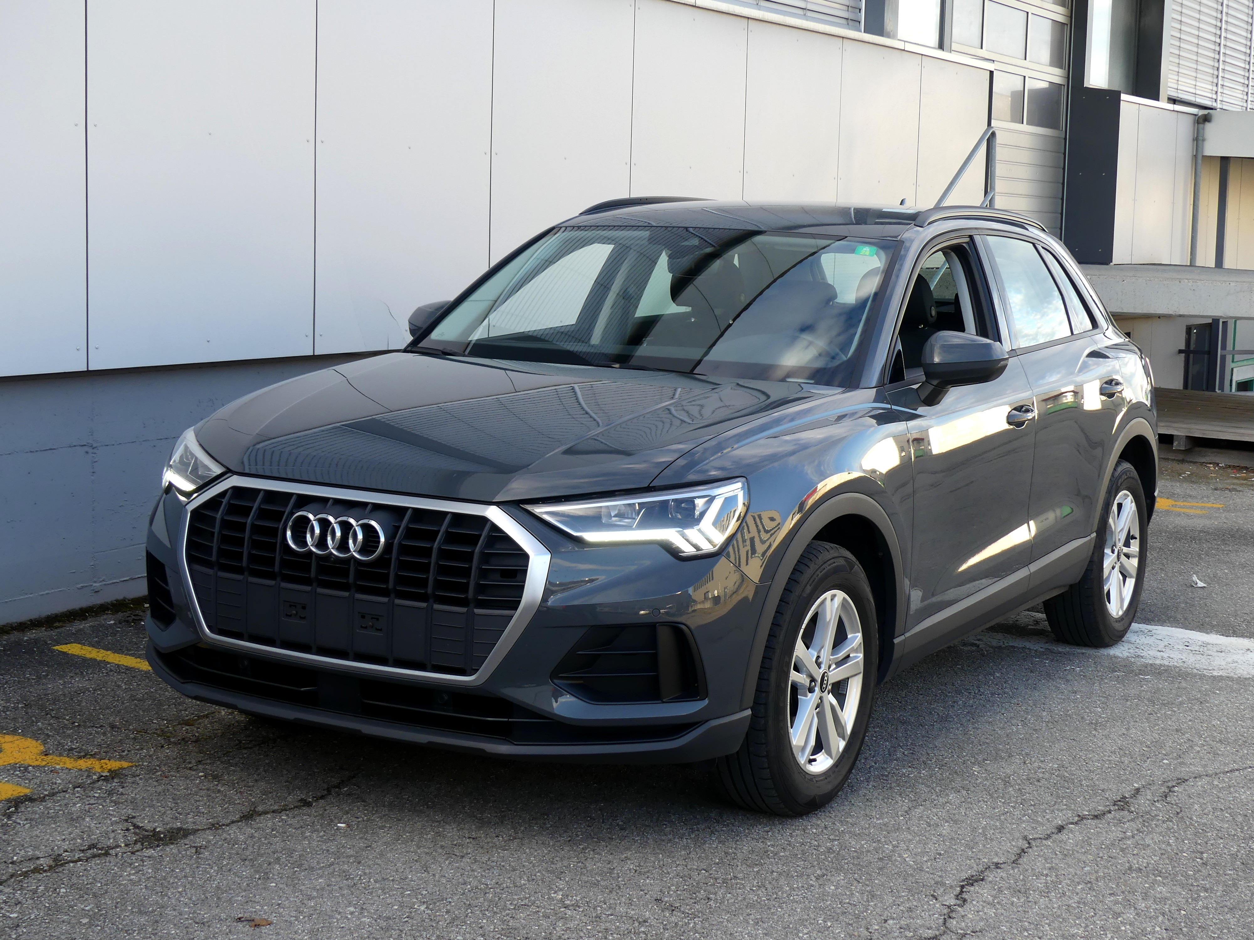 AUDI Q3 35 TFSI S-tronic (SUV / GelÃ¤ndewagen)