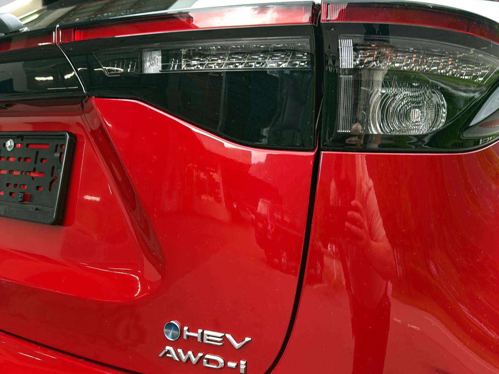 TOYOTA Yaris Cross 1.5 VVT-i HSD Comfort AWD-i-image-11