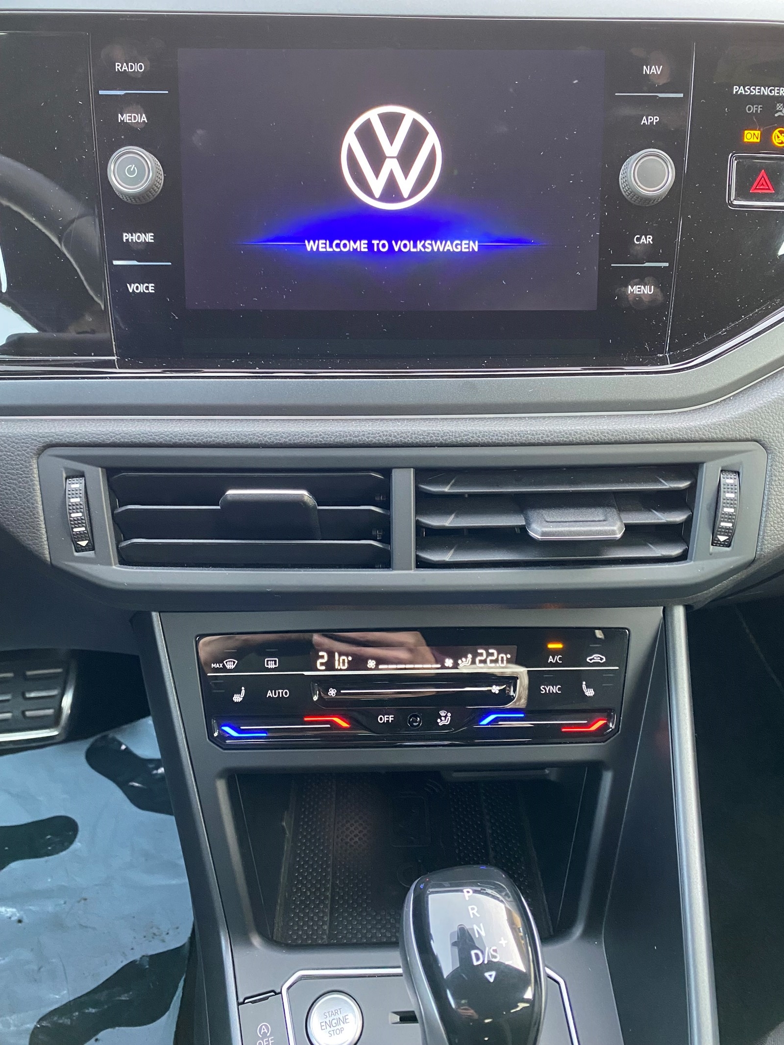 VW Taigo 1.0 TSI R-Line DSG-image-12