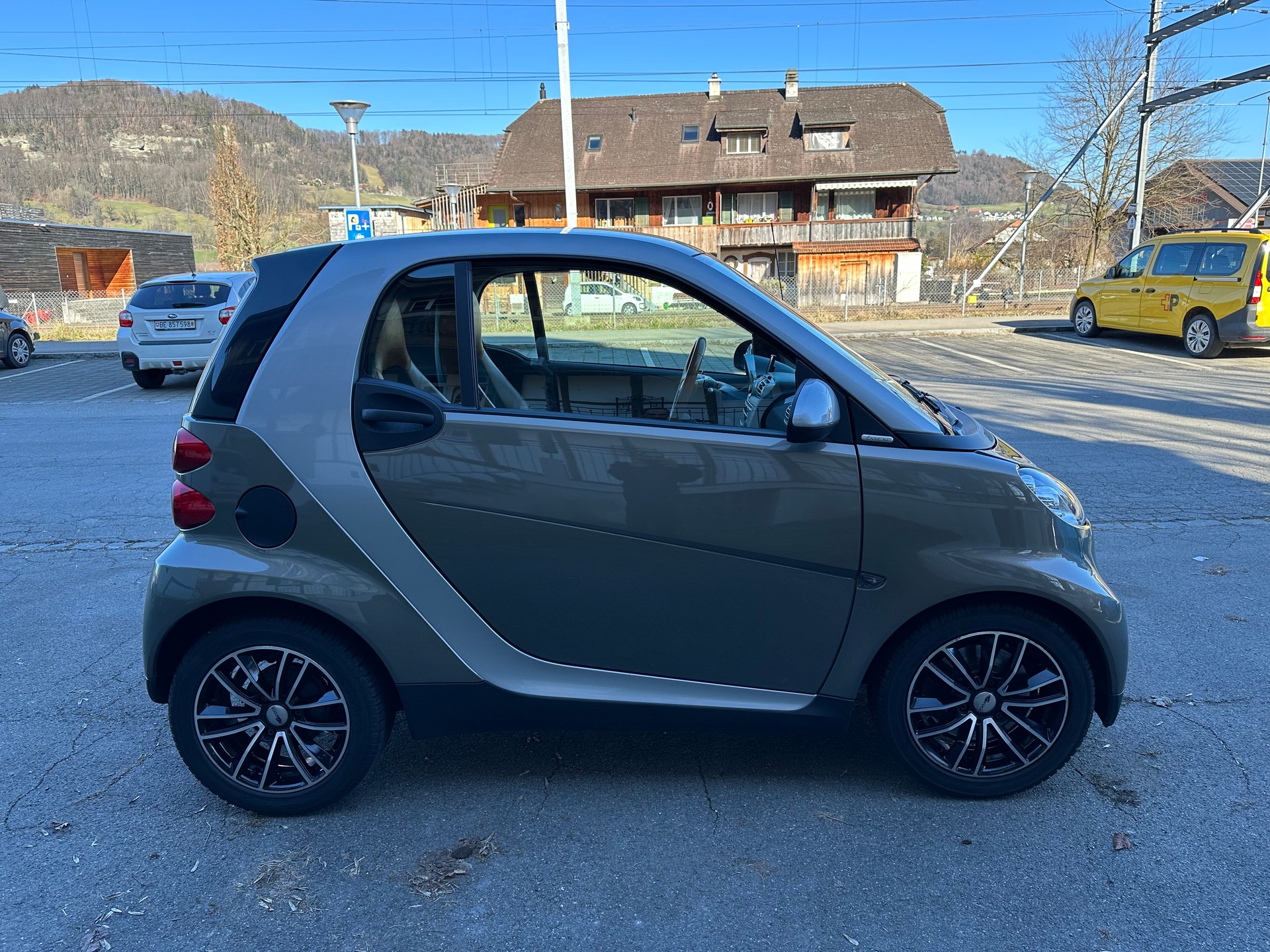 SMART fortwo limited one softouch Frisch ab MFK und Service-showroom-element-2