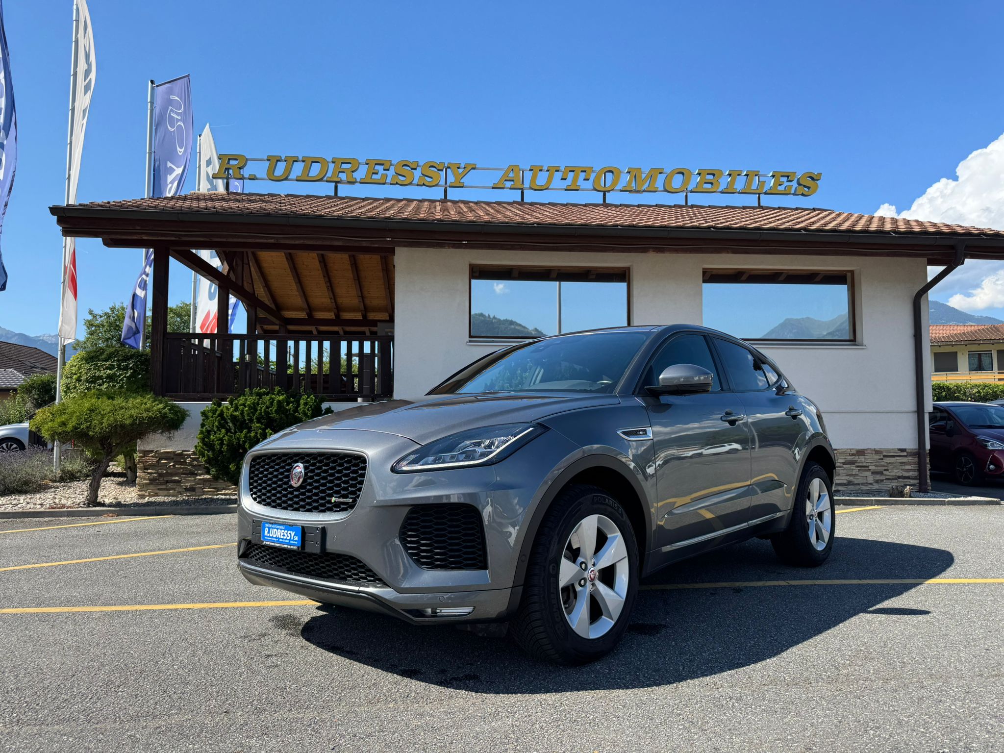JAGUAR E-Pace P250 (SUV / Geländewagen) Jaguar JAGUAR E-Pace P250 (SUV / Geländewagen)