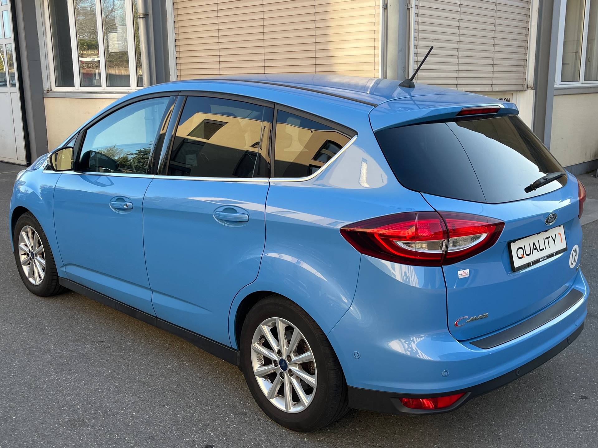 FORD C-Max 1.0 SCTi Titanium-image-2