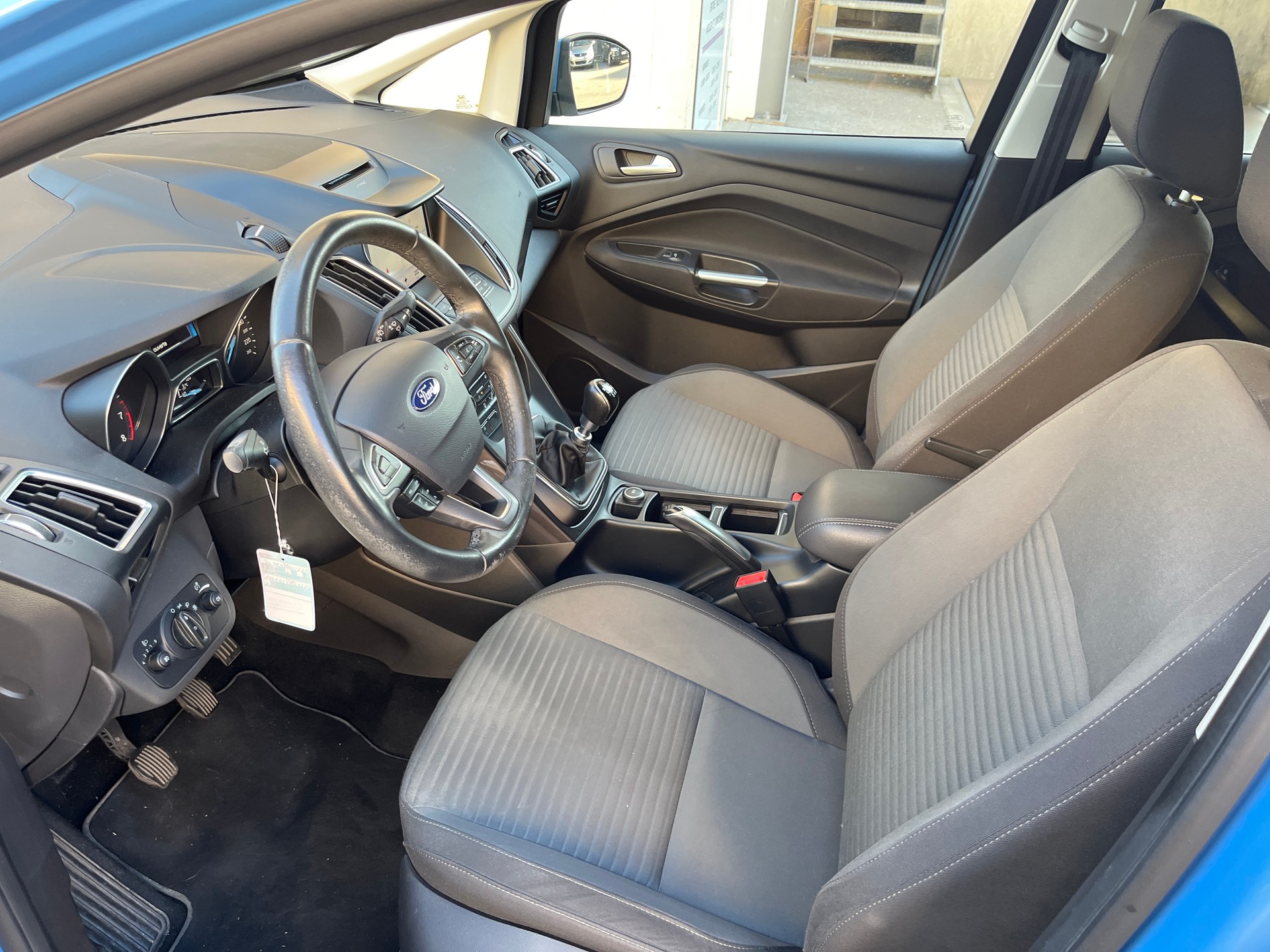 FORD C-Max 1.0 SCTi Titanium-image-6