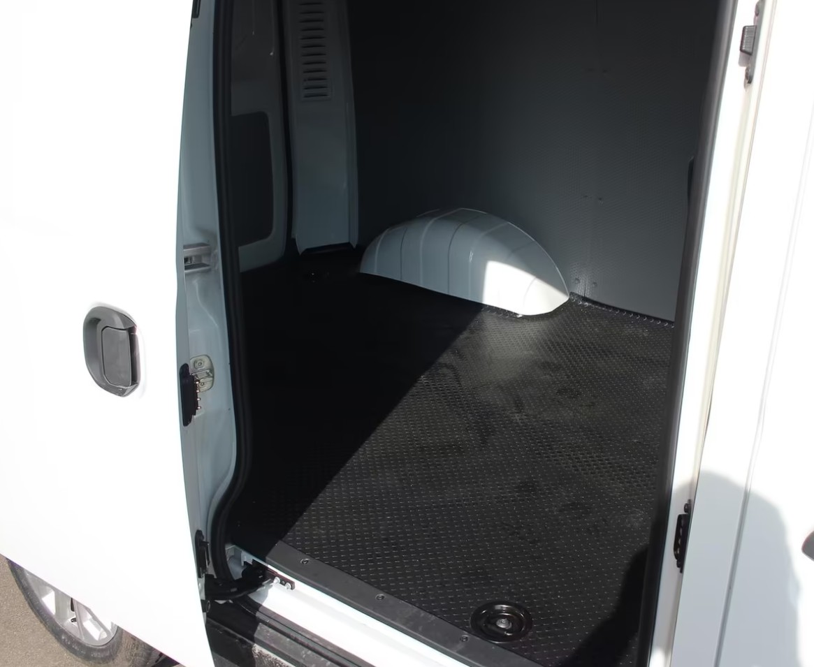 MAXUS eDELIVER 3 Kastenaufbau L1H1 50kWh-showroom-element-3