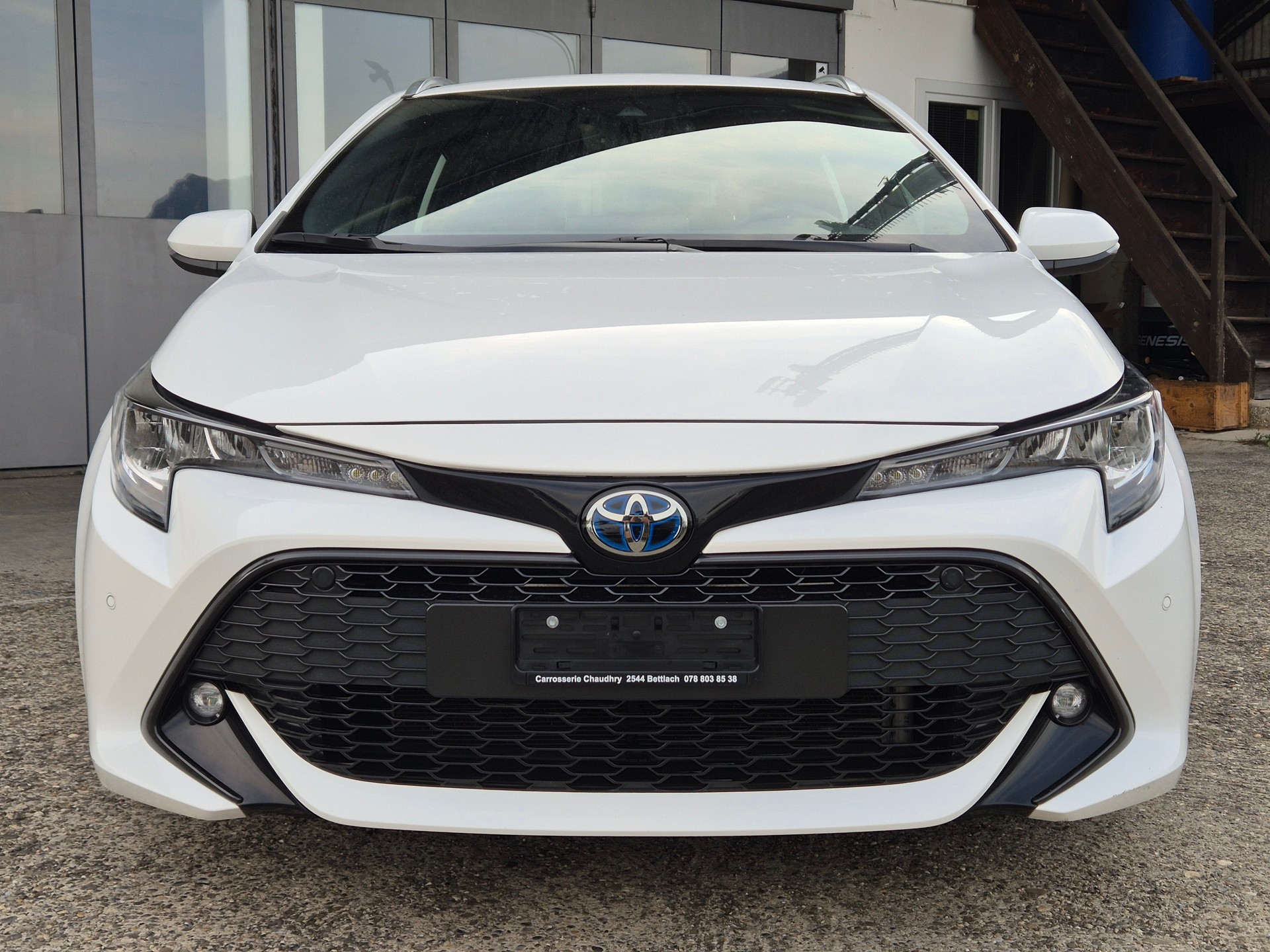 TOYOTA COROLLA TOURING SPORTS 1.8 HSD COMFORT E-CVT-showroom-element-1