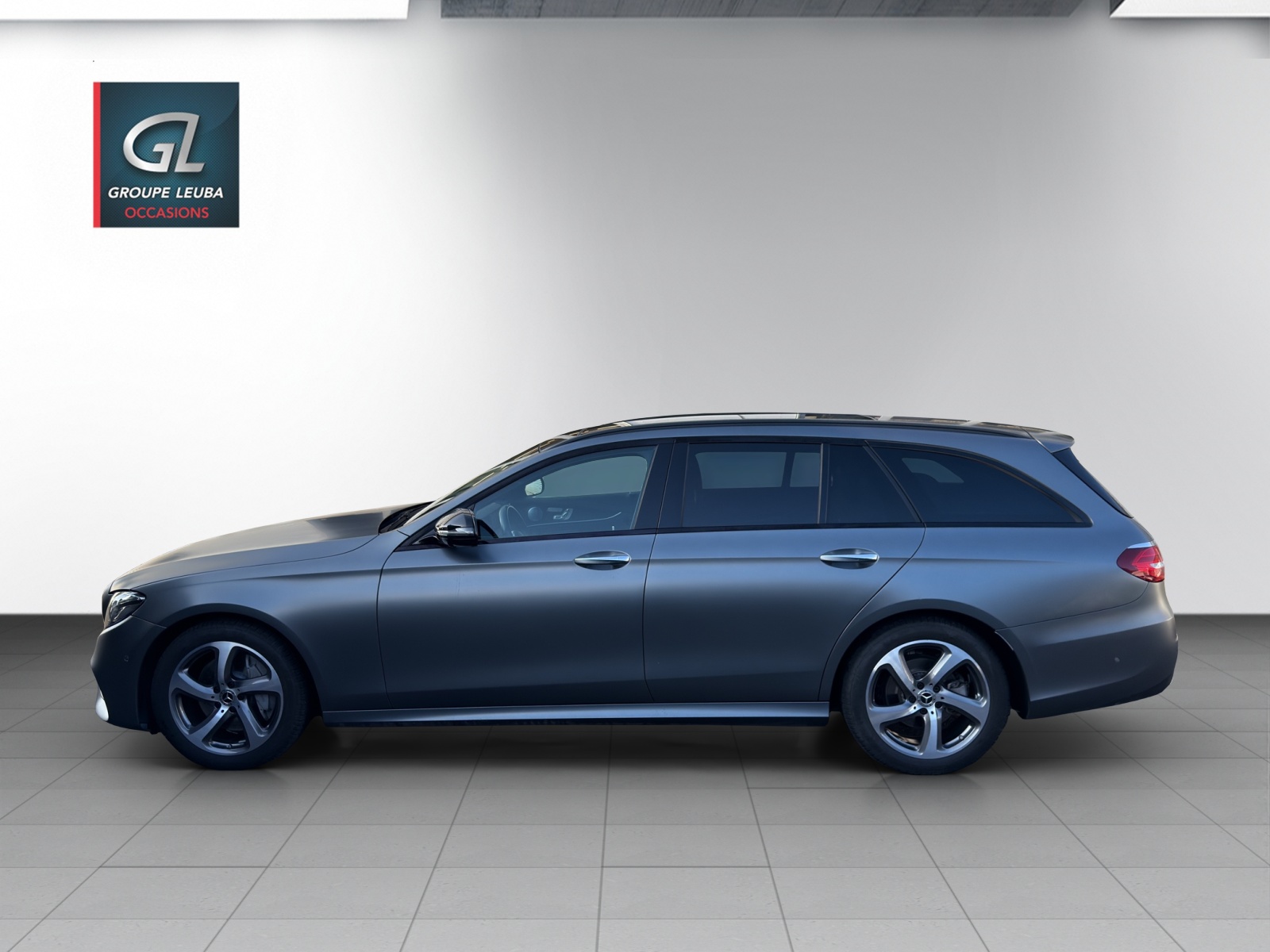 Image MERCEDES-BENZ E-220 E 220 d Swiss Star AMG 4M