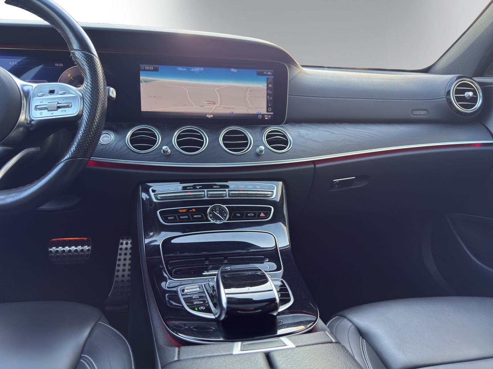 Image MERCEDES-BENZ E-220 E 220 d Swiss Star AMG 4M