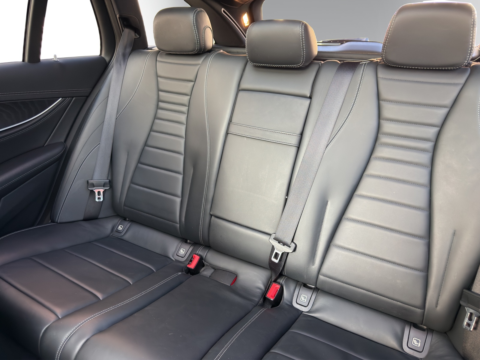 Image MERCEDES-BENZ E-220 E 220 d Swiss Star AMG 4M