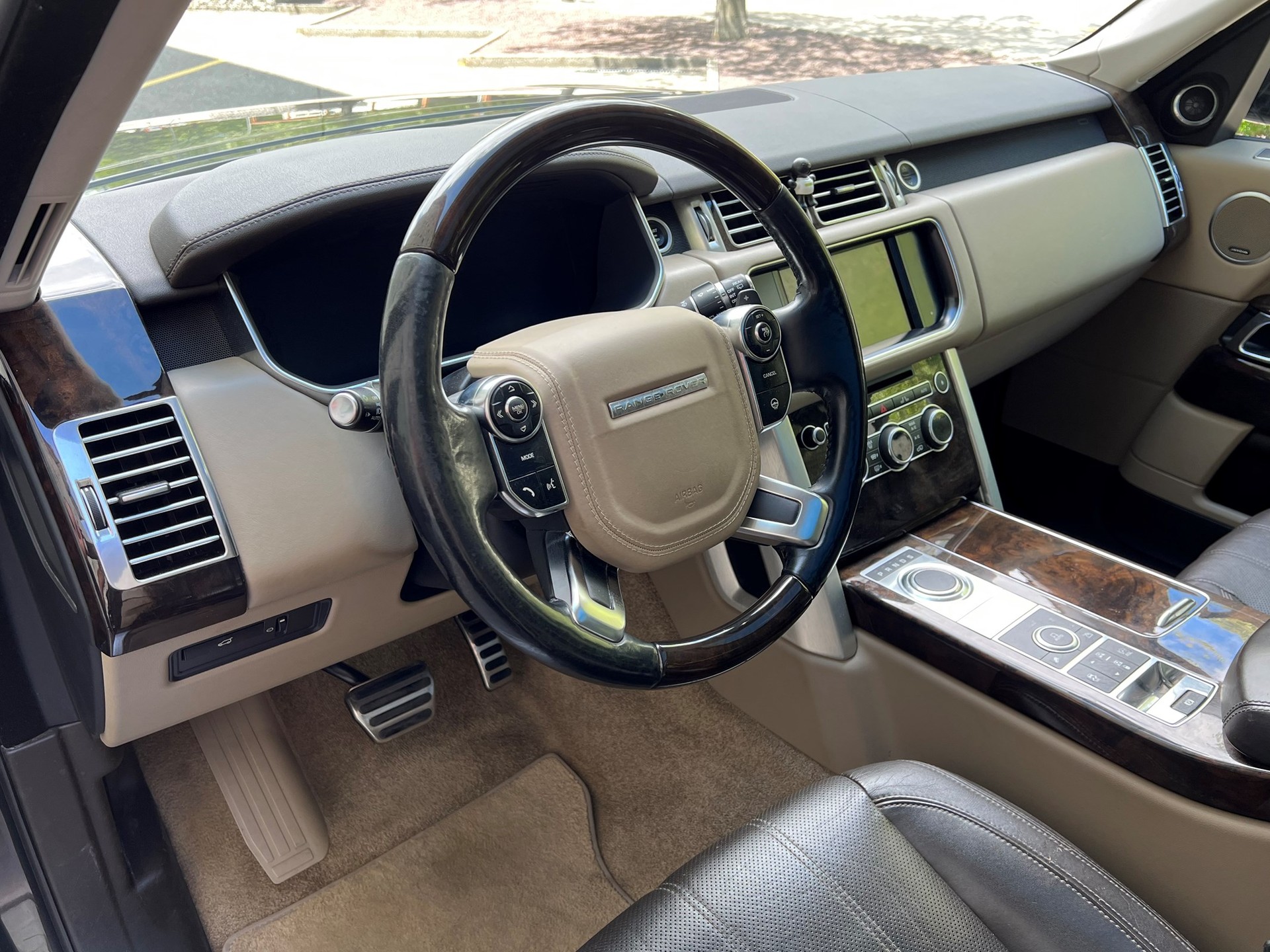 LAND ROVER Range Rover 4.4 SDV8 Autobiography Automatic-image-9