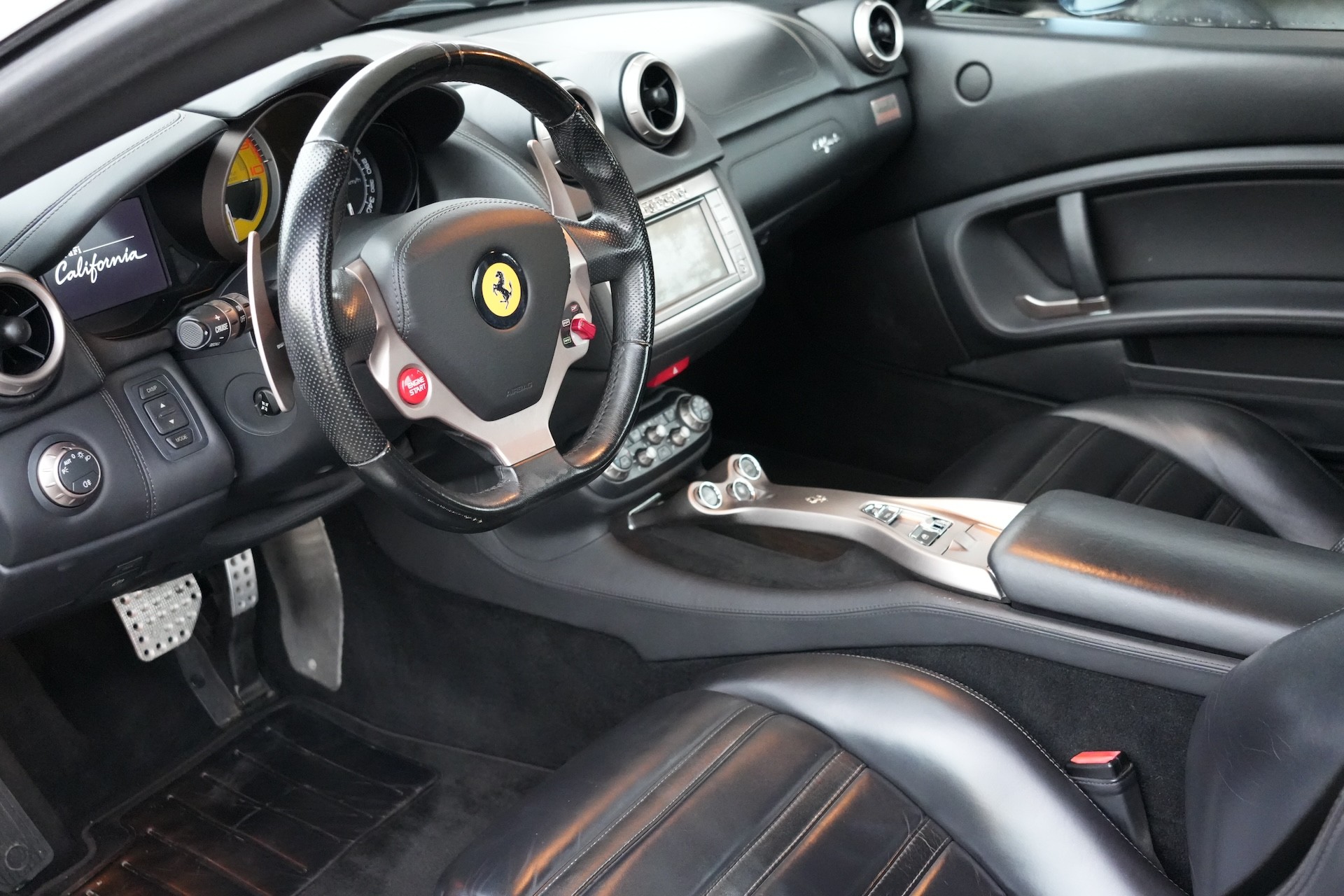 FERRARI California 4.3 V8-image-11