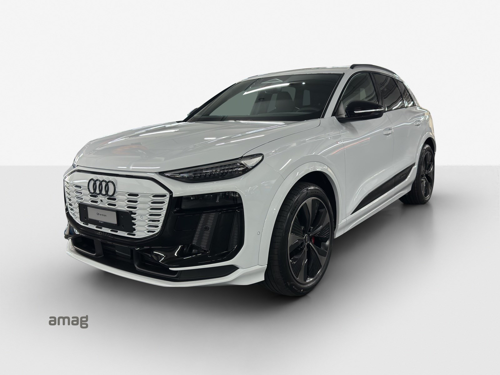 AUDI Q6 e-tron quattro