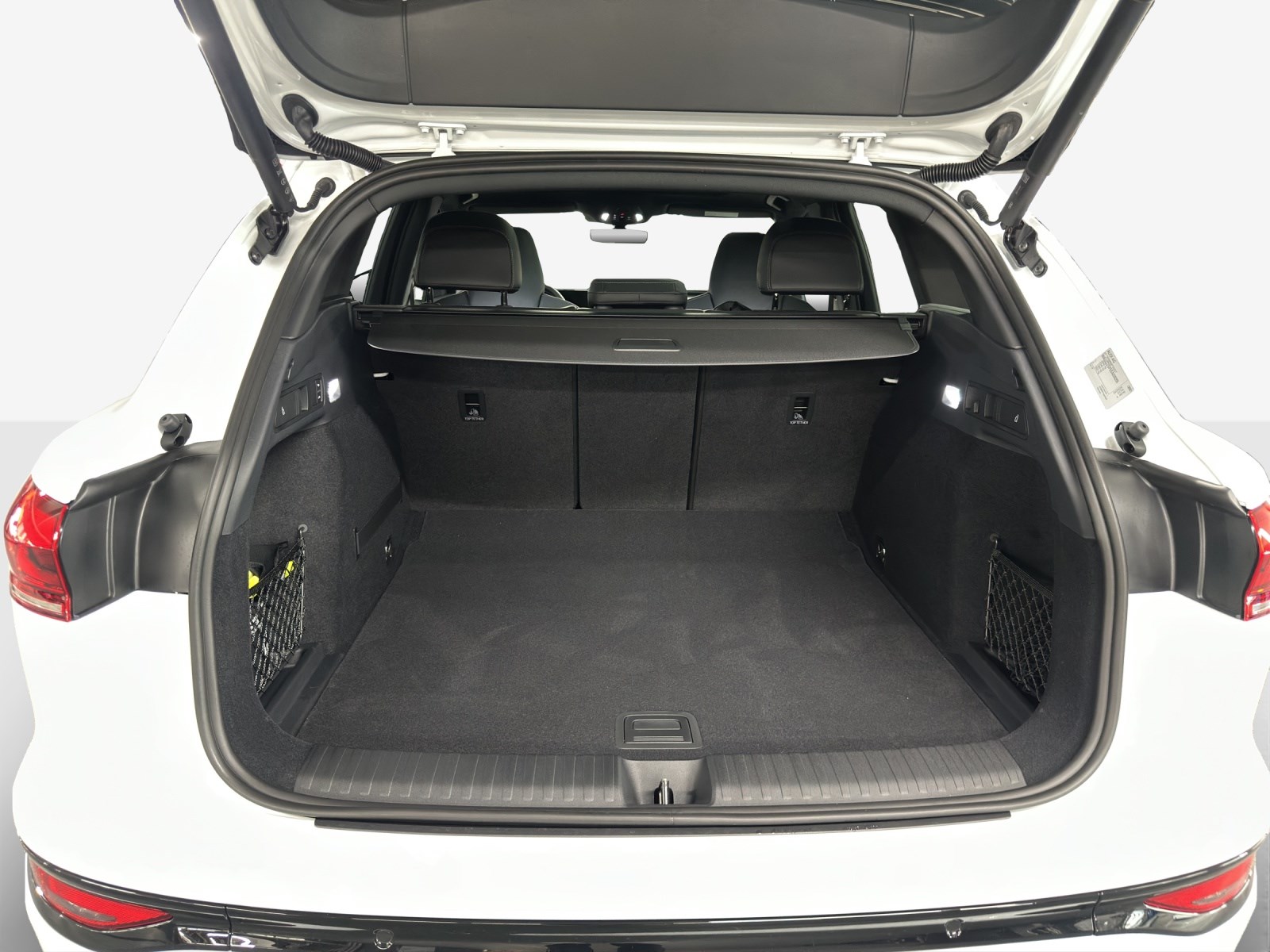 AUDI Q6 e-tron quattro-image-12