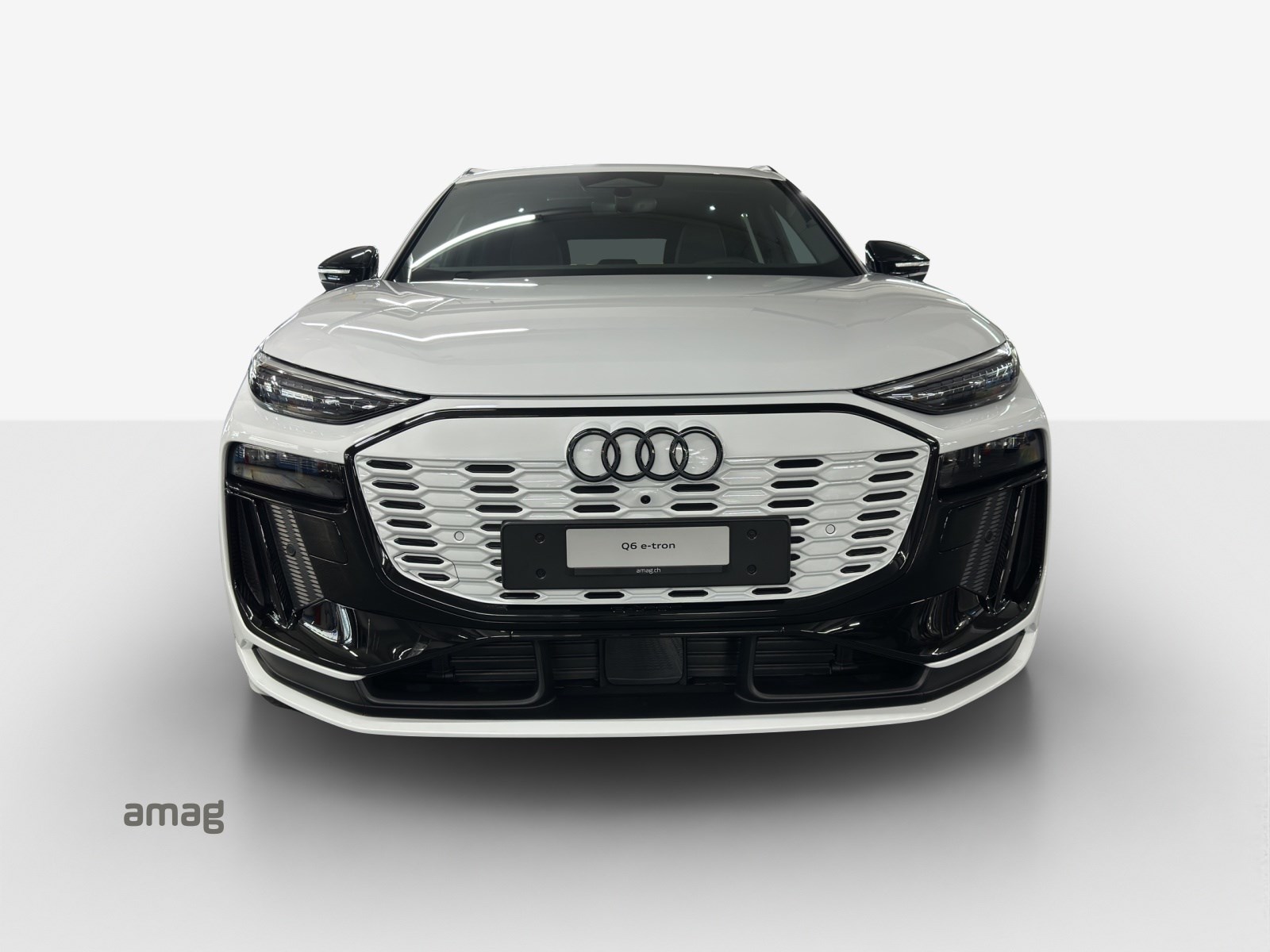 AUDI Q6 e-tron quattro-image-6