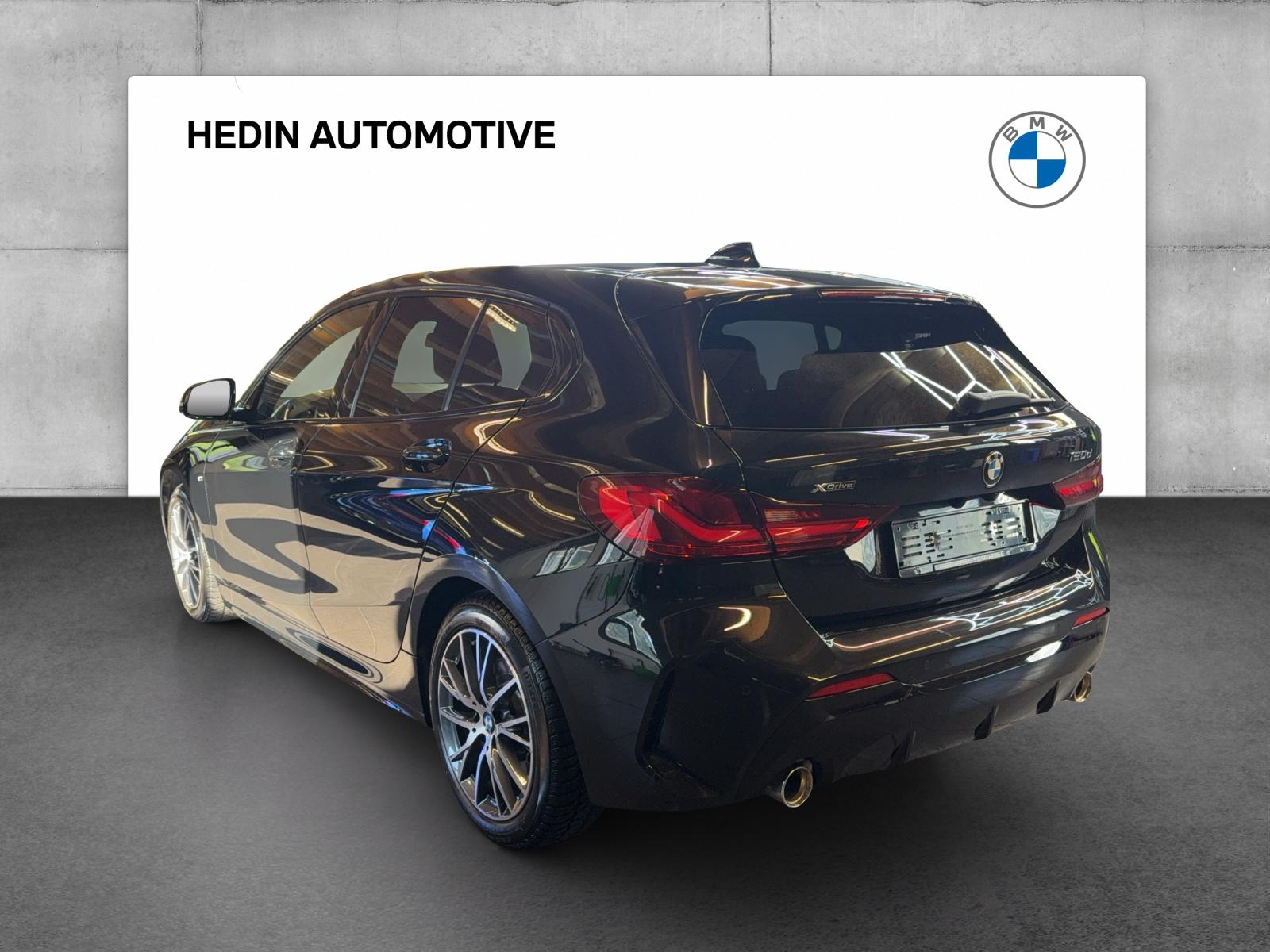 BMW 120d xDrive SAG-showroom-element-2