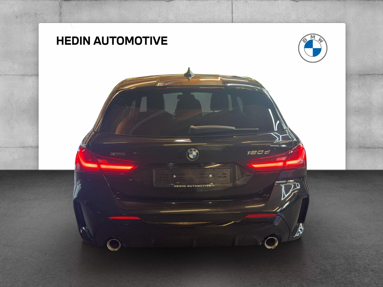 BMW 120d xDrive SAG-showroom-element-3