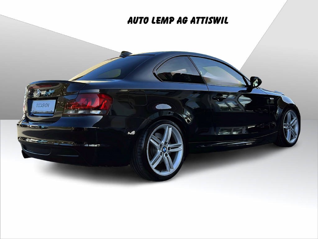 BMW 135i Coupé-showroom-element-3