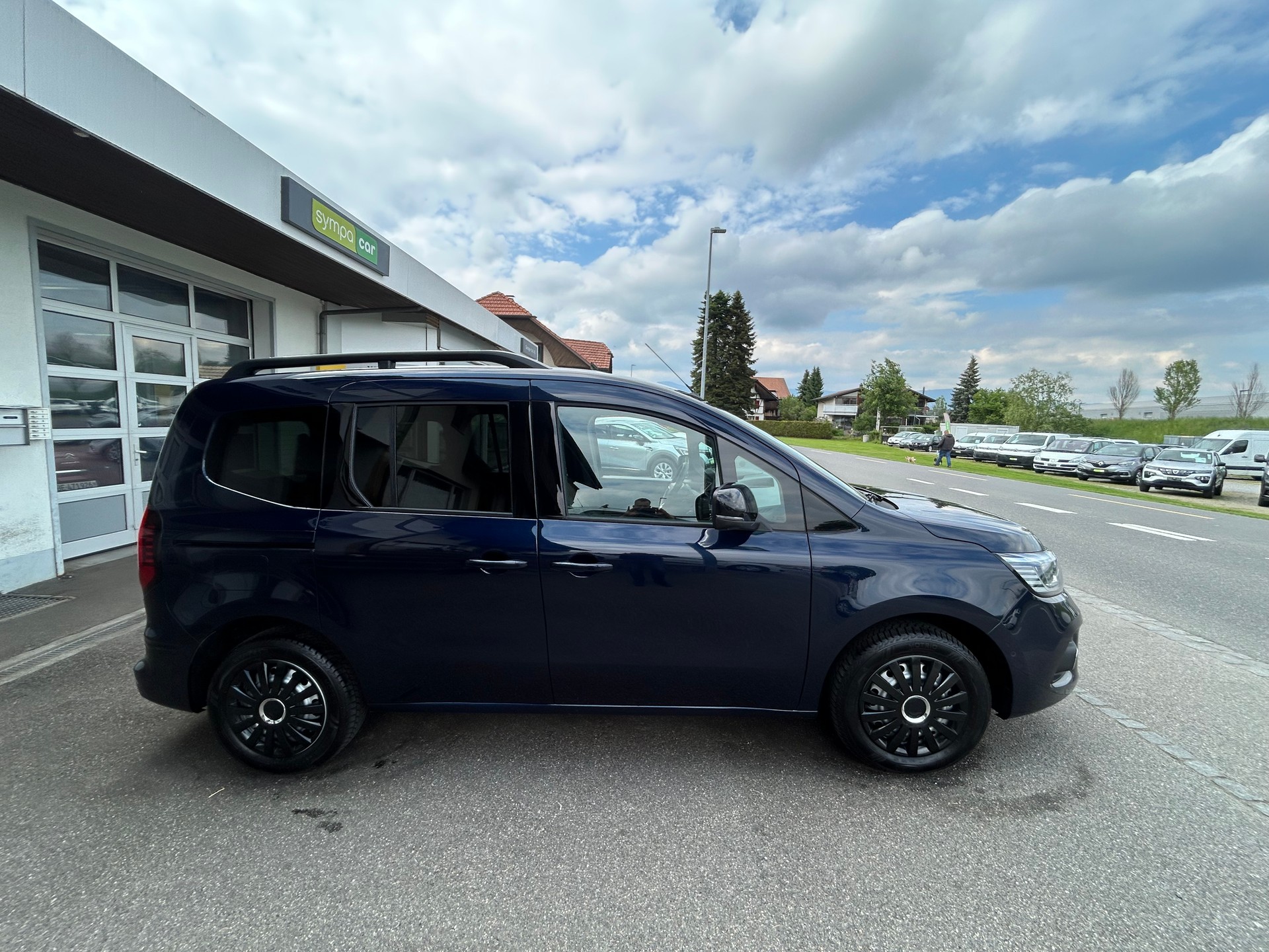 RENAULT Kangoo 1.3 TCe 130 PF Techno EDC-showroom-element-3