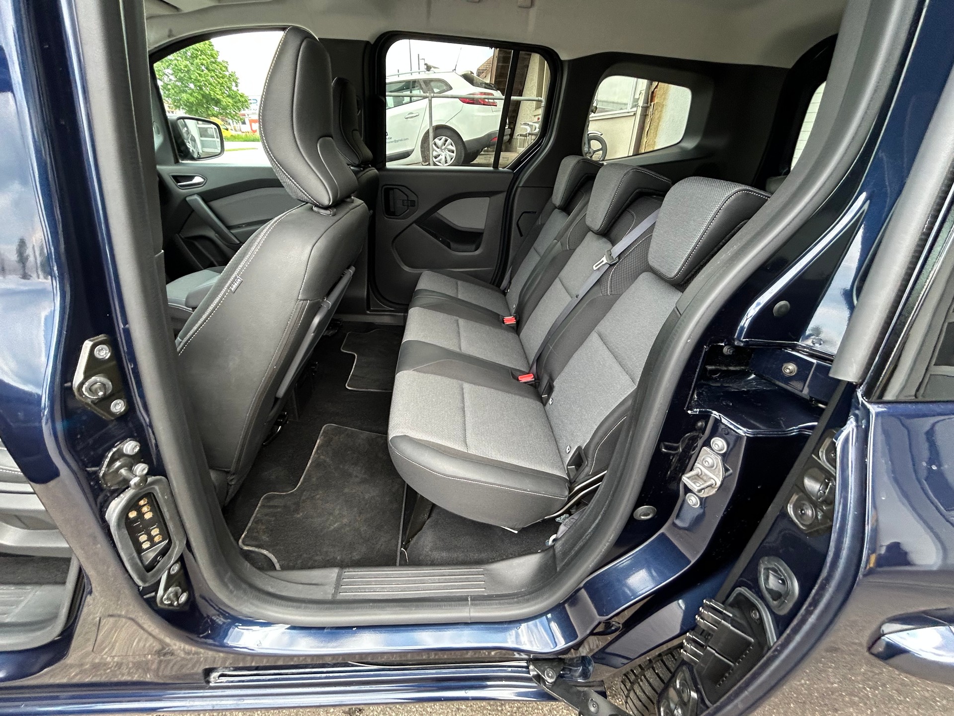 RENAULT Kangoo 1.3 TCe 130 PF Techno EDC-image-8