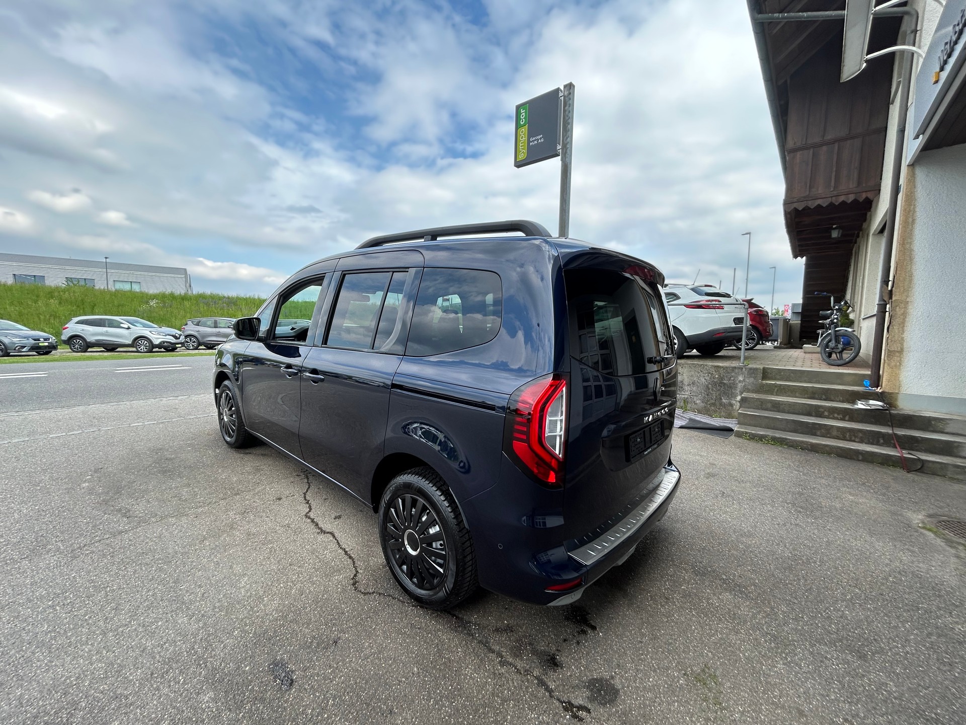 RENAULT Kangoo 1.3 TCe 130 PF Techno EDC-showroom-element-1