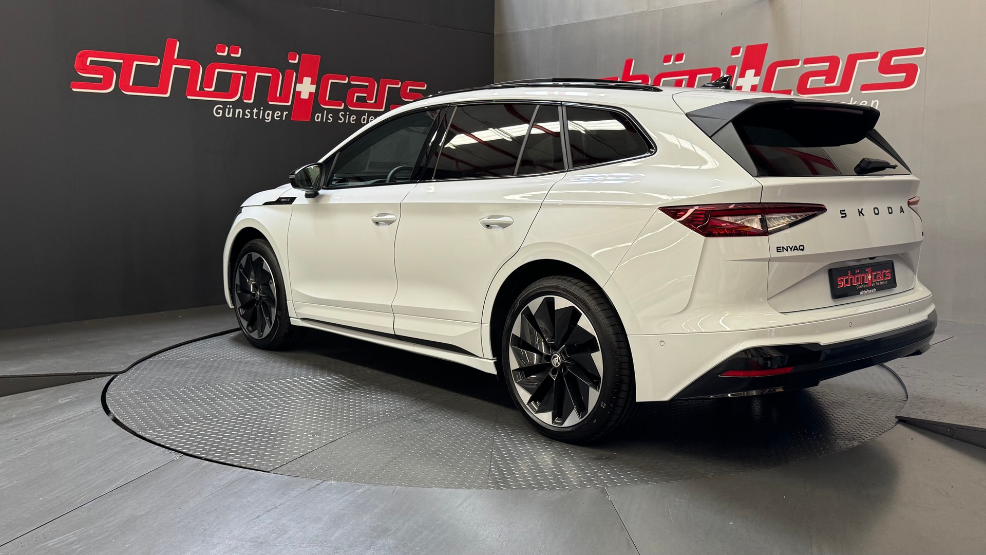 SKODA Enyaq 85x Sportline 4x4-showroom-element-3