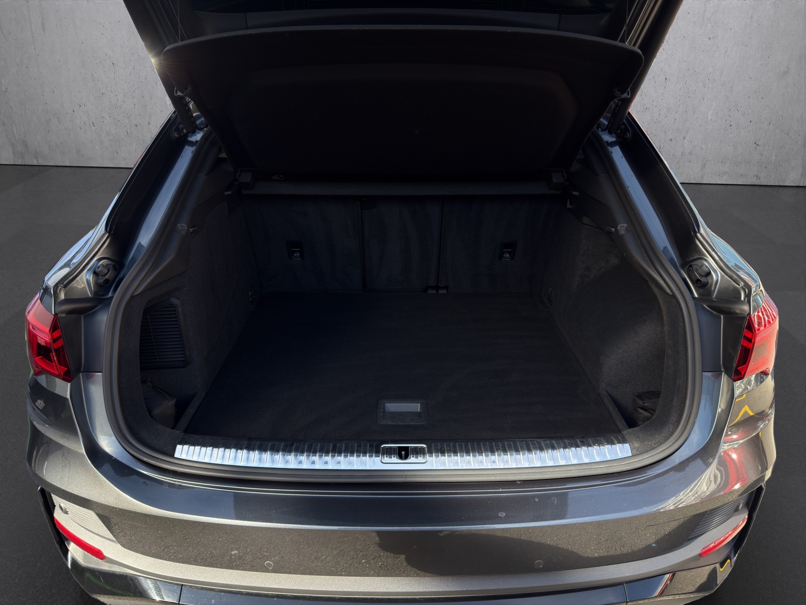 Image AUDI Q3 Q3 Sportback 1.4 45 TFSI e S line S-Tronic