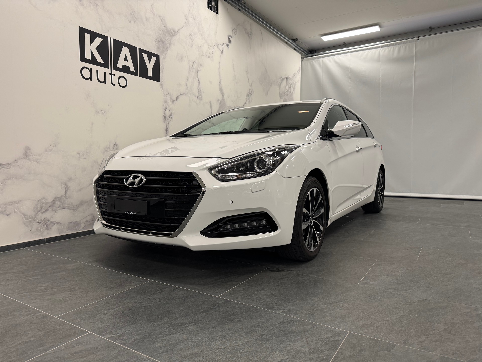 HYUNDAI i40 Wagon 1.7 CRDI Amplia Automatic