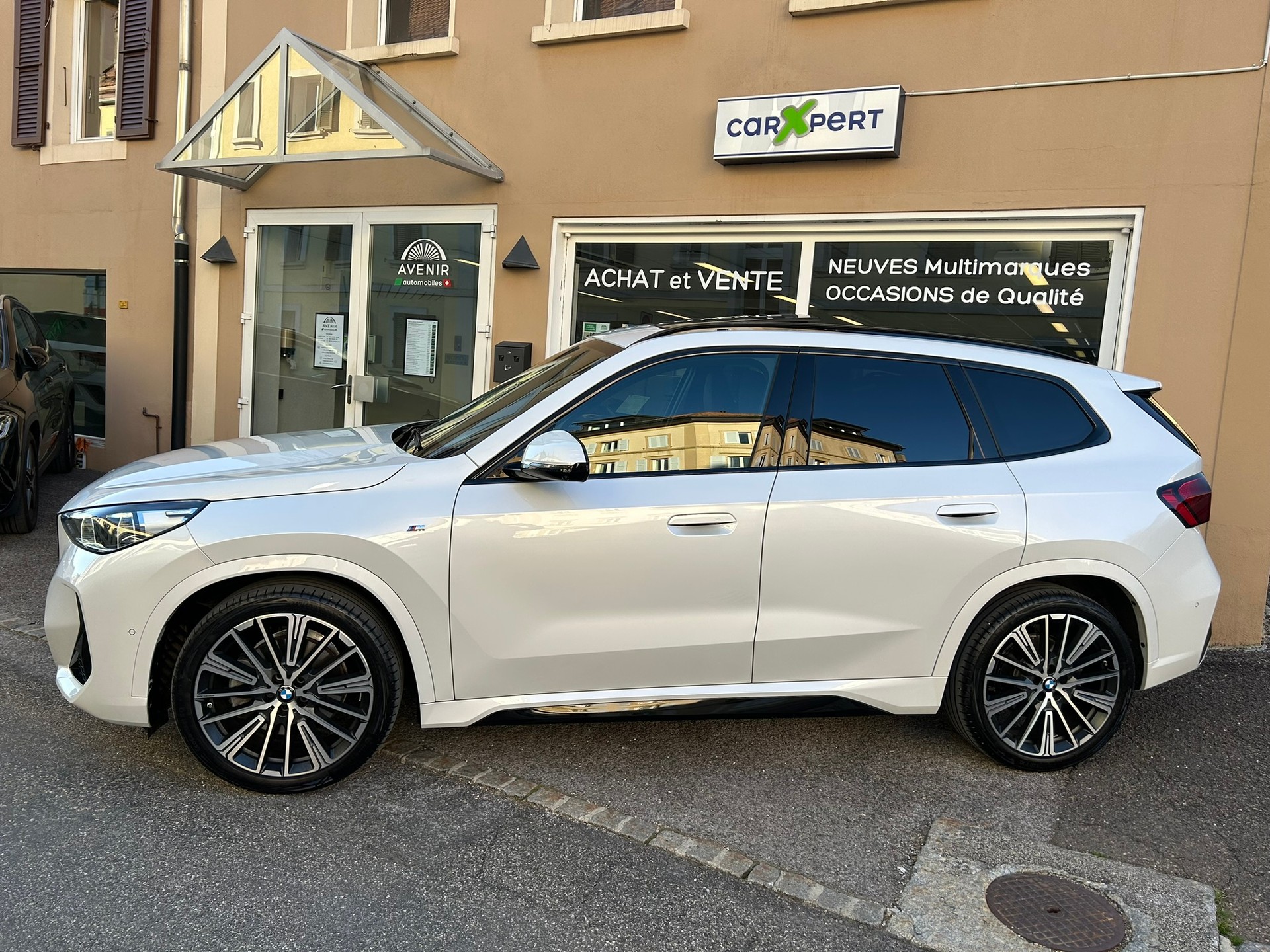 BMW X1 23i xDrive 48V M Sport-image-1