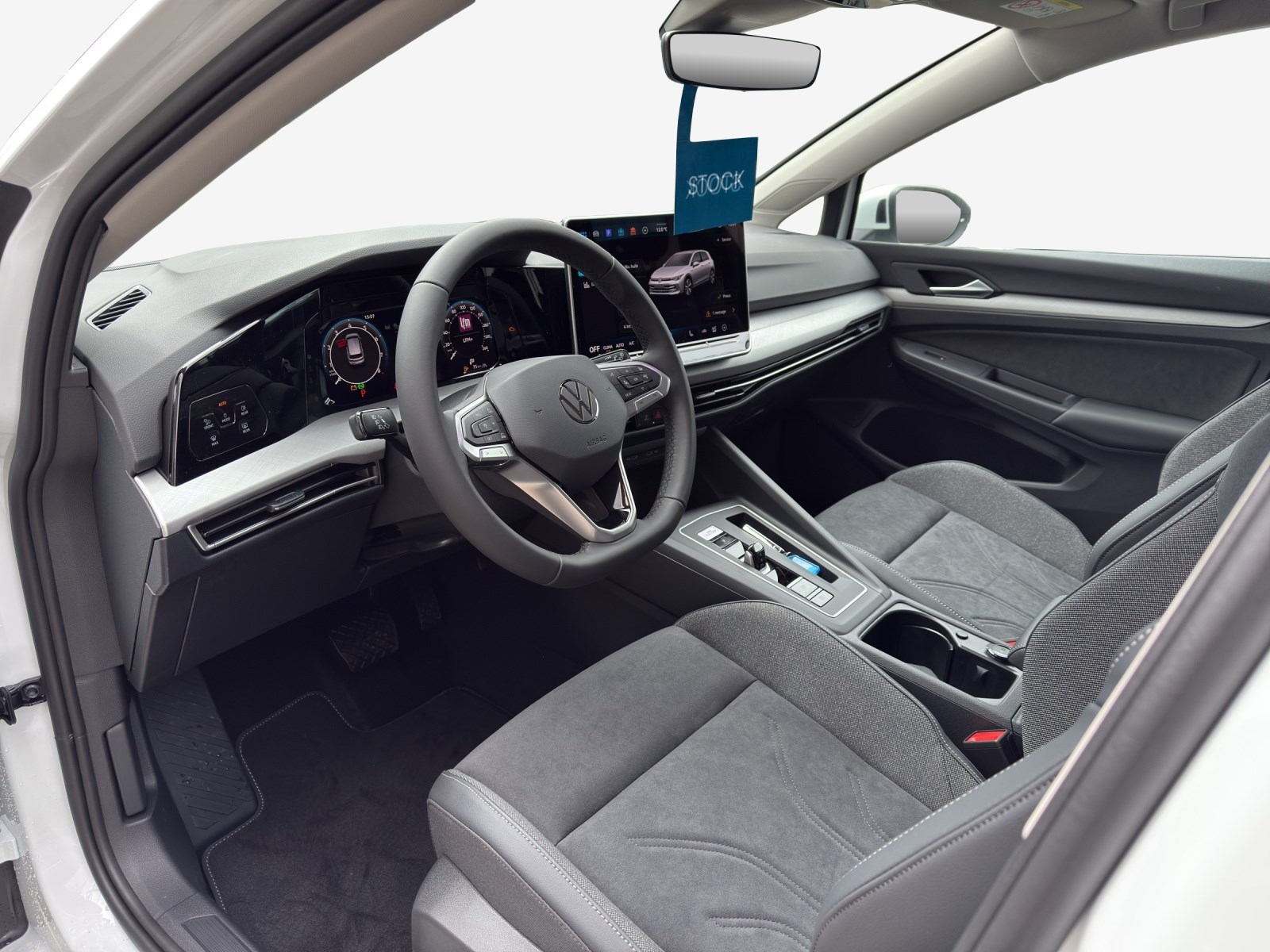 VW Golf 1.5 e TSI mHEV United DSG-image-13