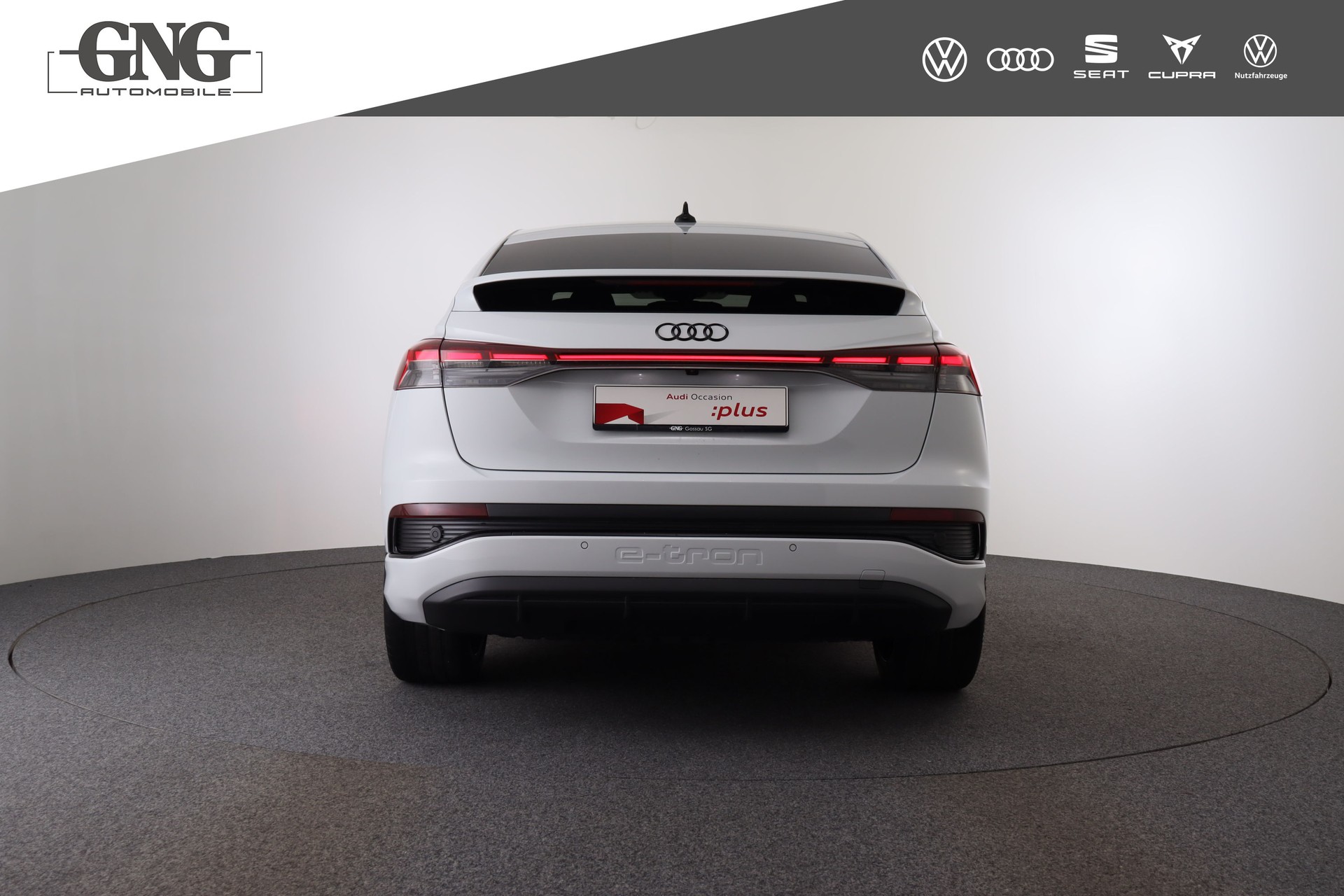 AUDI Q4 Sportback e-tron 50 quattro-showroom-element-3