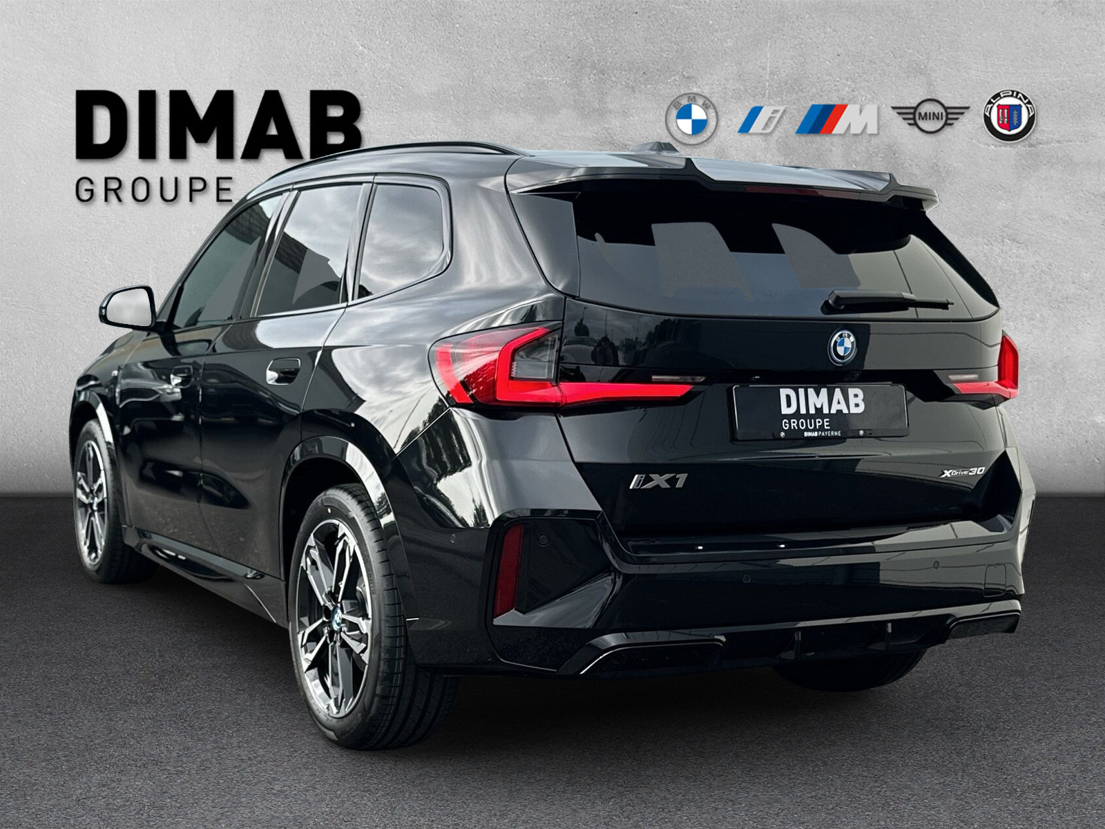 BMW iX1 xDrive 30 M Sport Pro-showroom-element-2