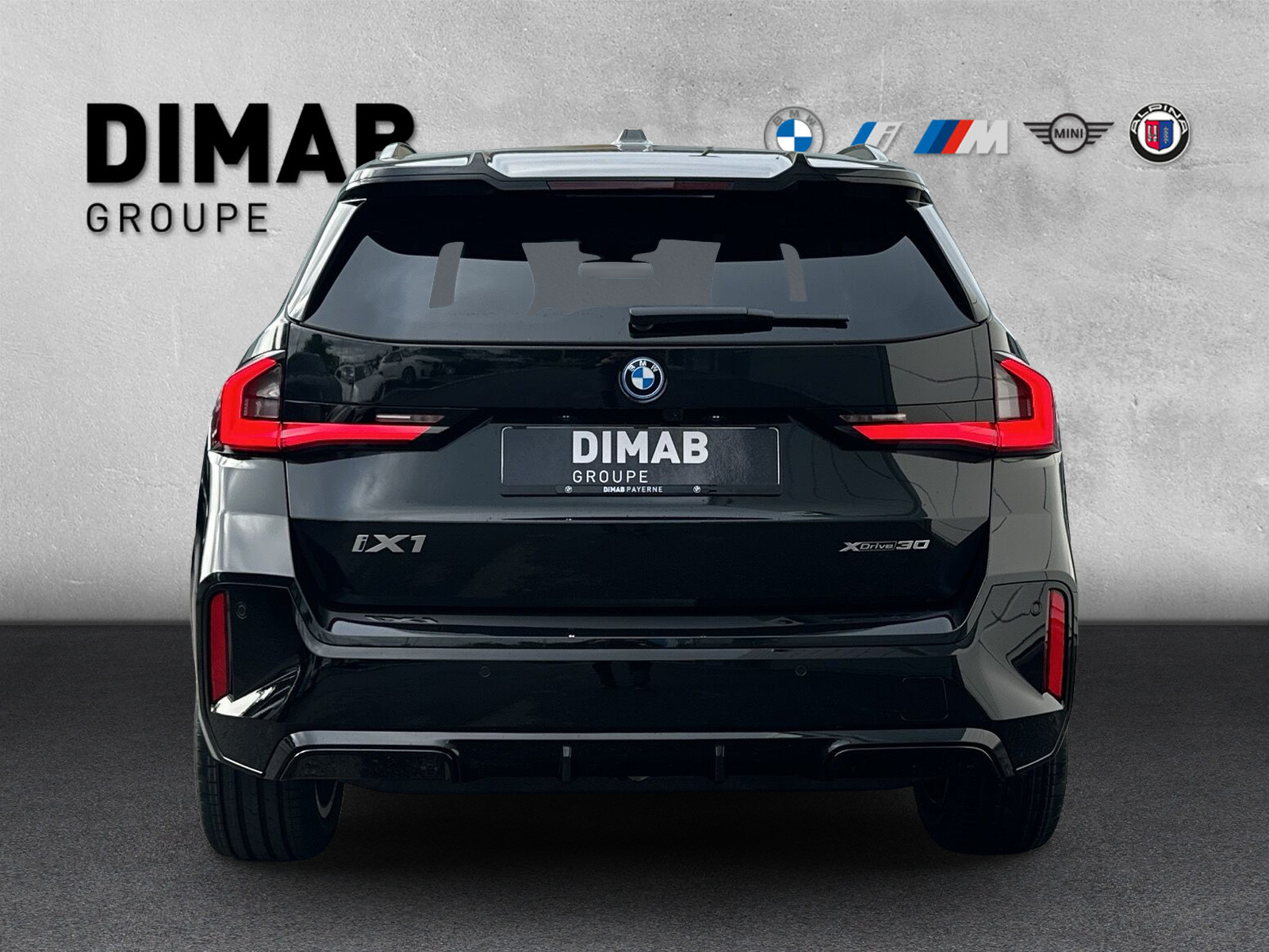 BMW iX1 xDrive 30 M Sport Pro-showroom-element-3