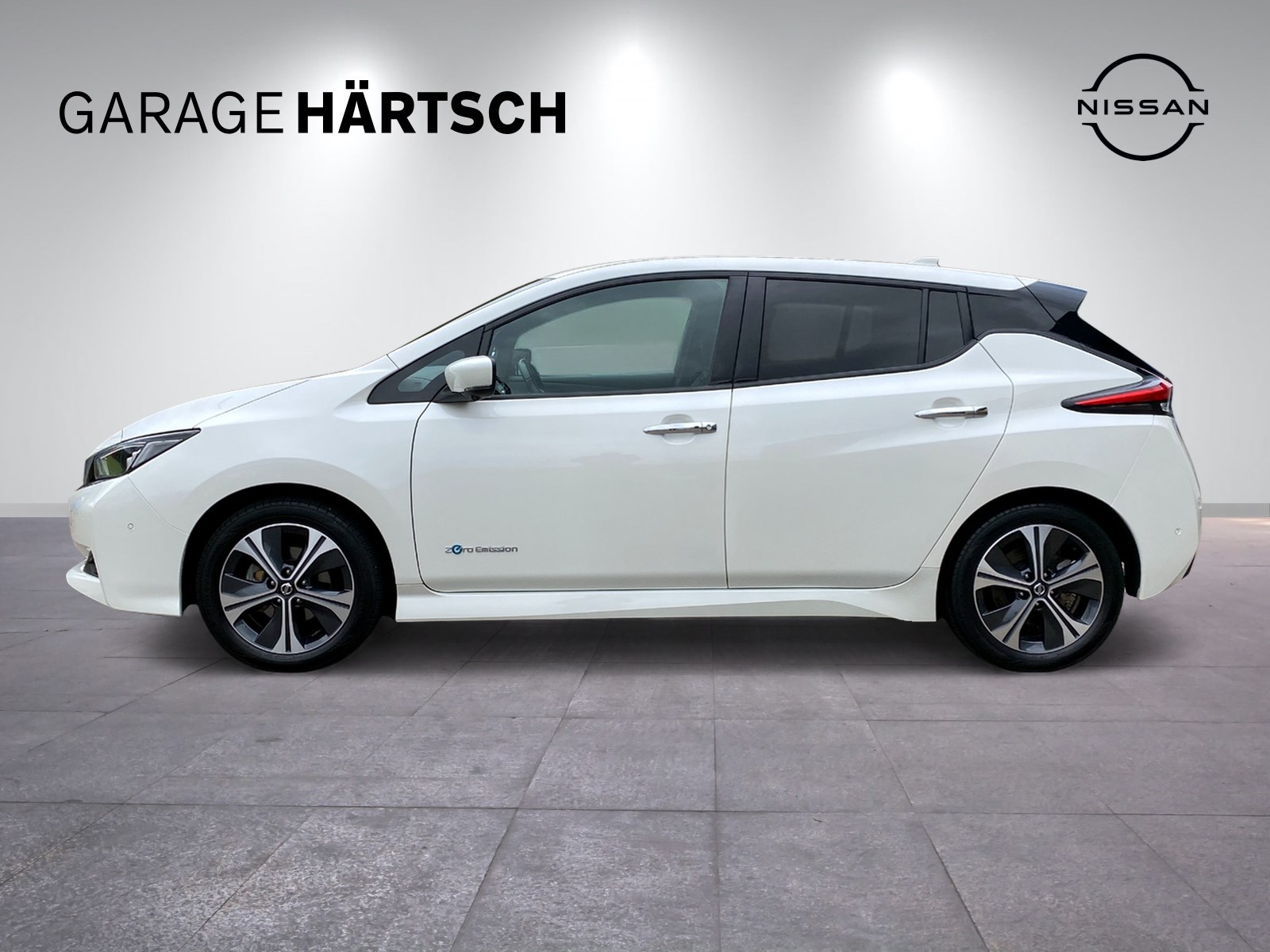 NISSAN Leaf Tekna-showroom-element-1