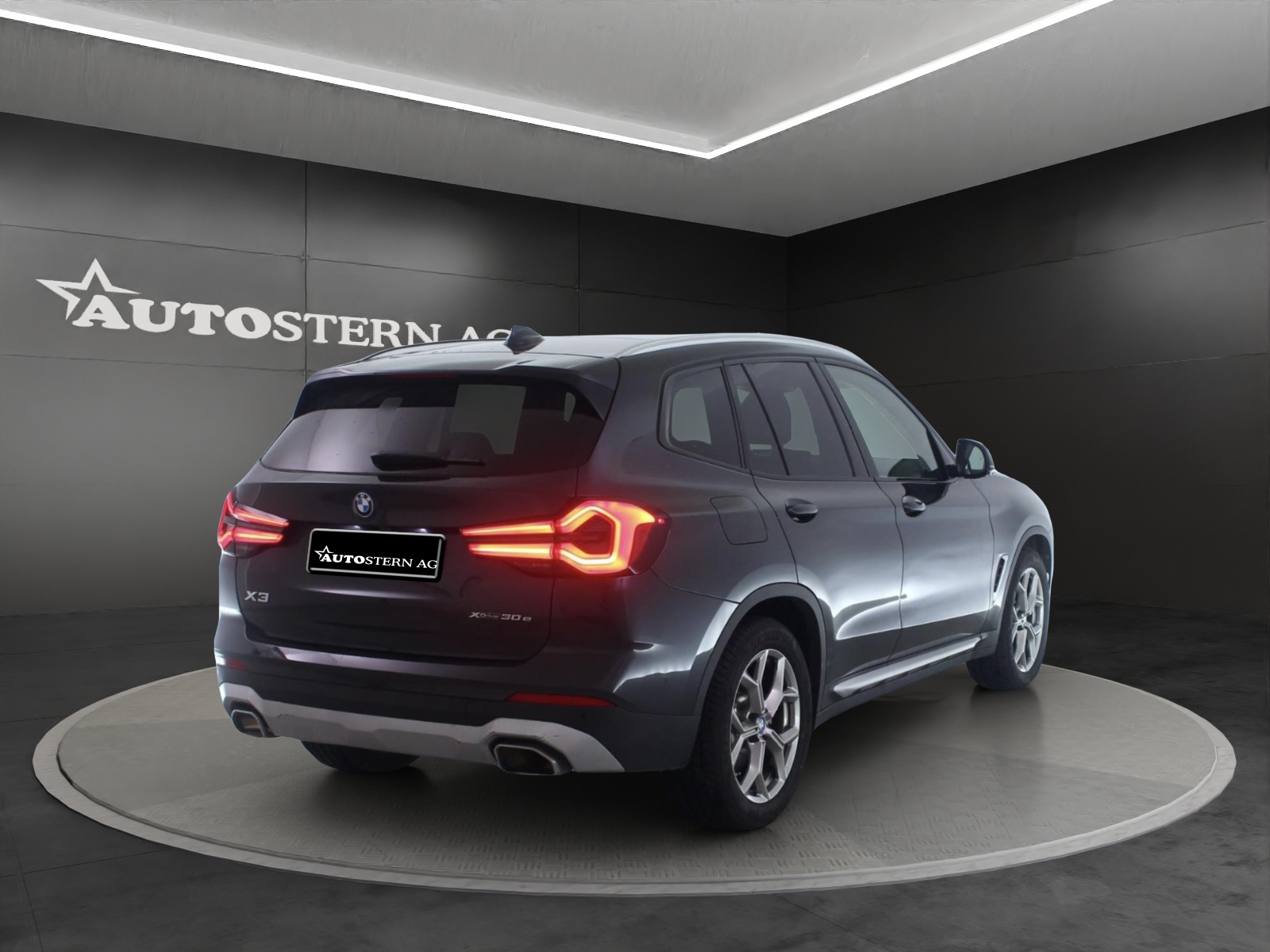 BMW X3 xDrive 30e-showroom-element-2