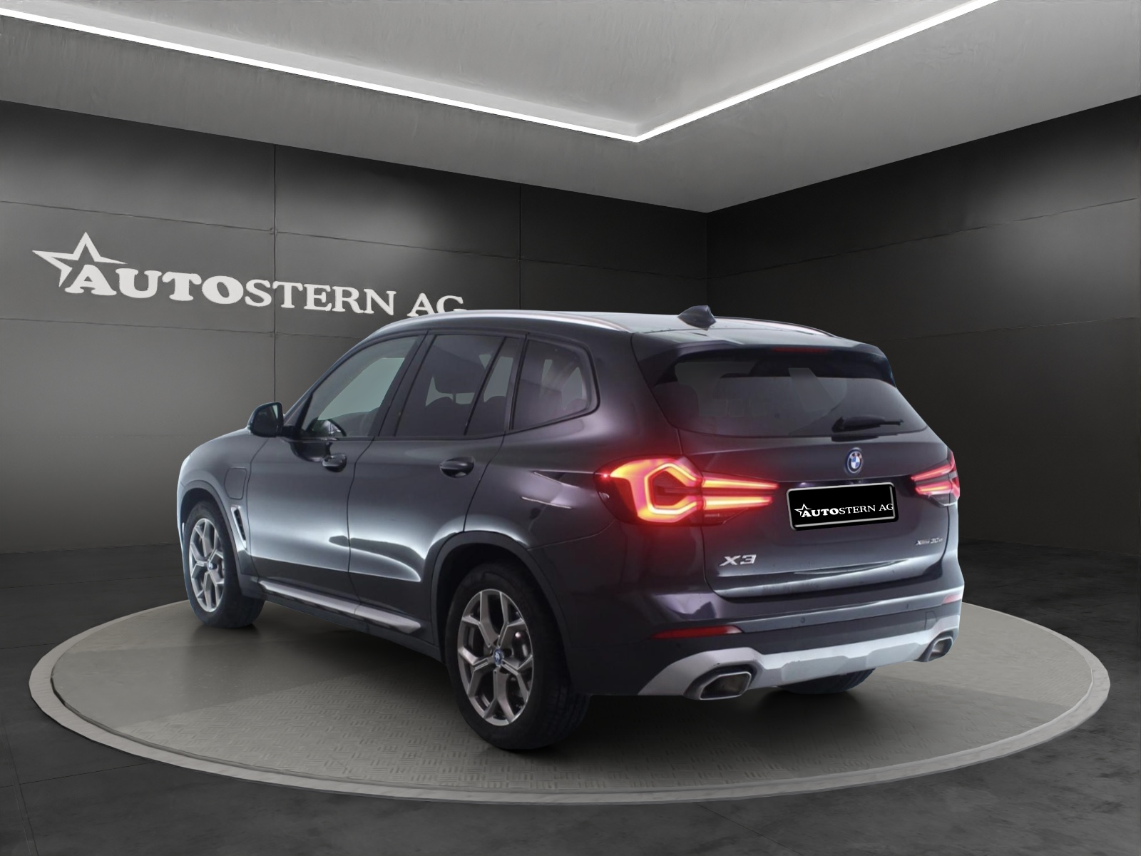 BMW X3 xDrive 30e-showroom-element-3