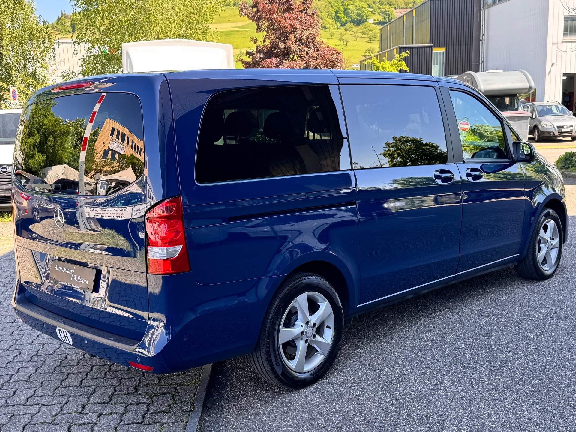 MERCEDES-BENZ V 300 d lang 4Matic 9G-Tronic-showroom-element-2