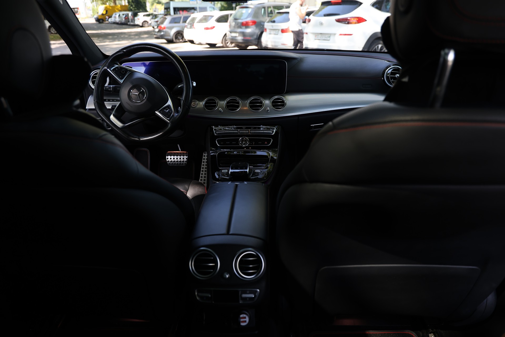 MERCEDES-BENZ E 43 AMG 4Matic 9G-Tronic-image-13