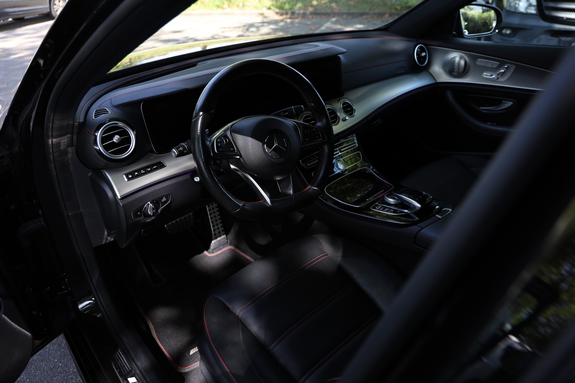 MERCEDES-BENZ E 43 AMG 4Matic 9G-Tronic-image-6
