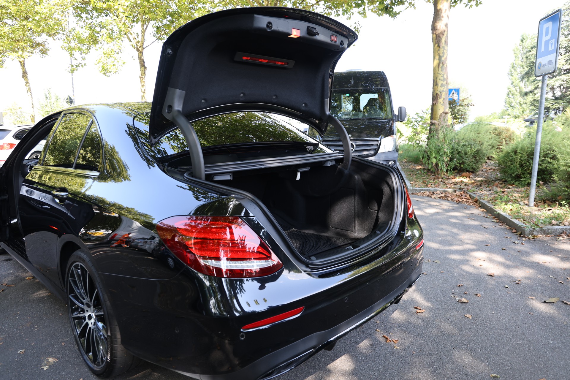 MERCEDES-BENZ E 43 AMG 4Matic 9G-Tronic-image-11