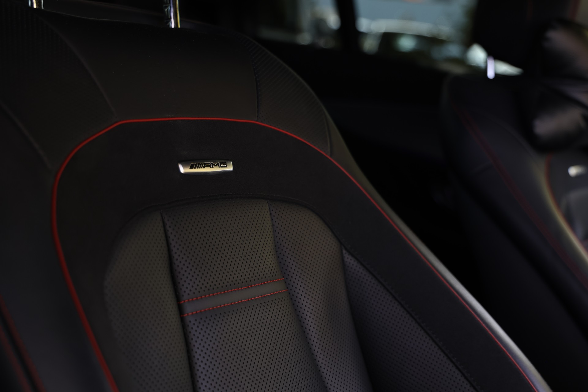 MERCEDES-BENZ E 43 AMG 4Matic 9G-Tronic-image-9