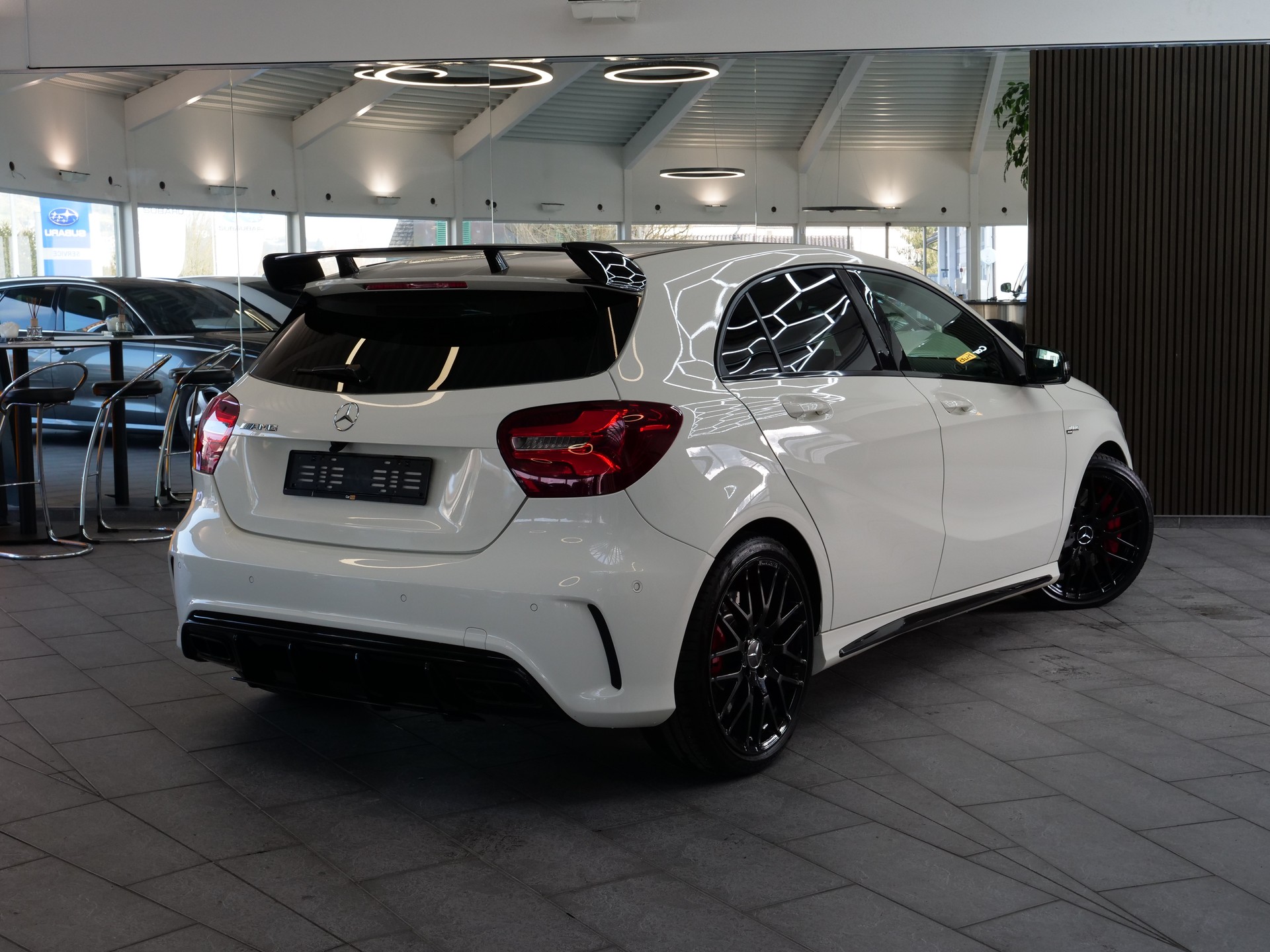 MERCEDES-BENZ A 45 AMG 4Matic Speedshift 7G-DCT-showroom-element-2