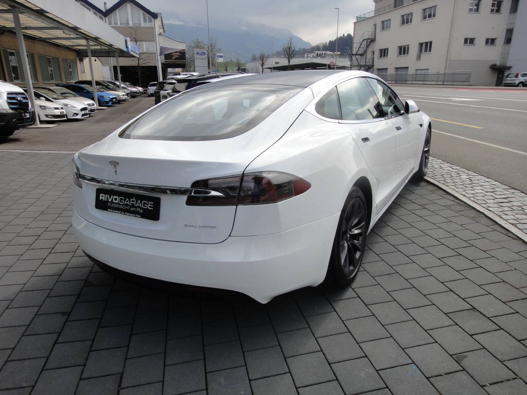 TESLA Model S Long Range