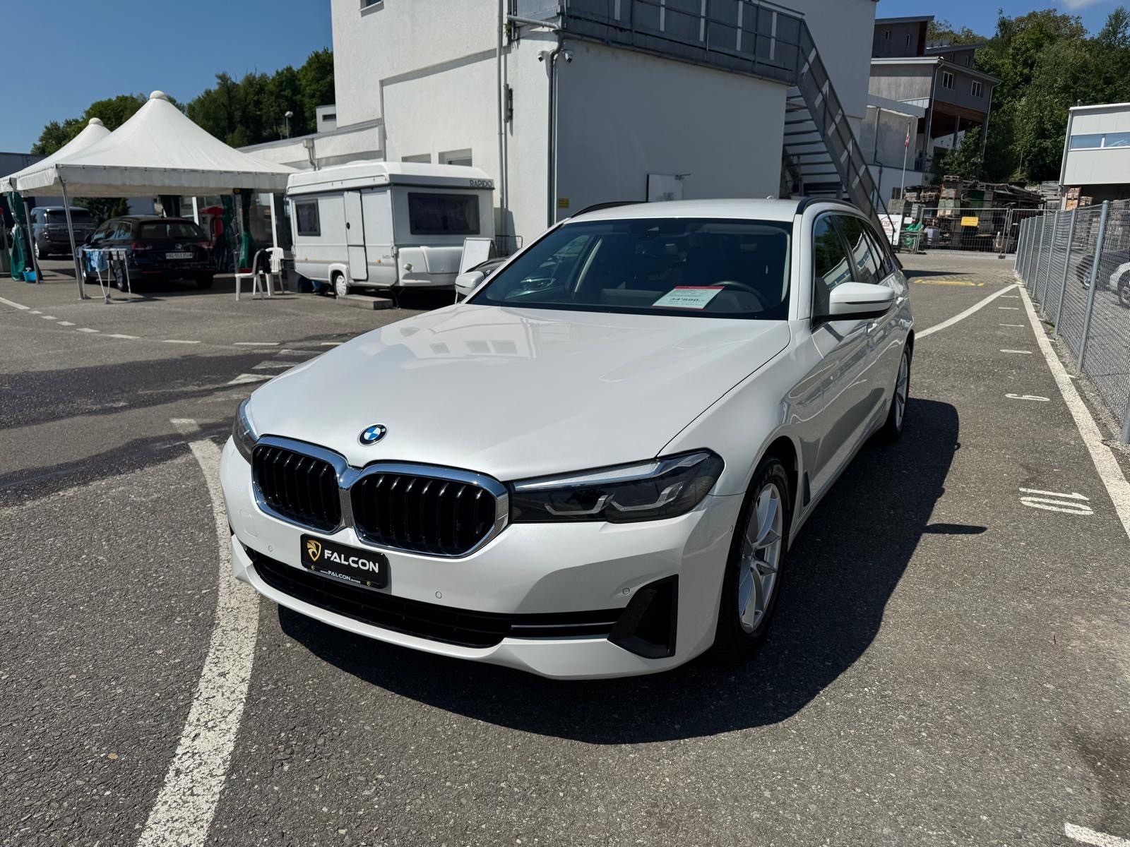 BMW 520d xDrive 48V Touring Steptronic-showroom-element-2
