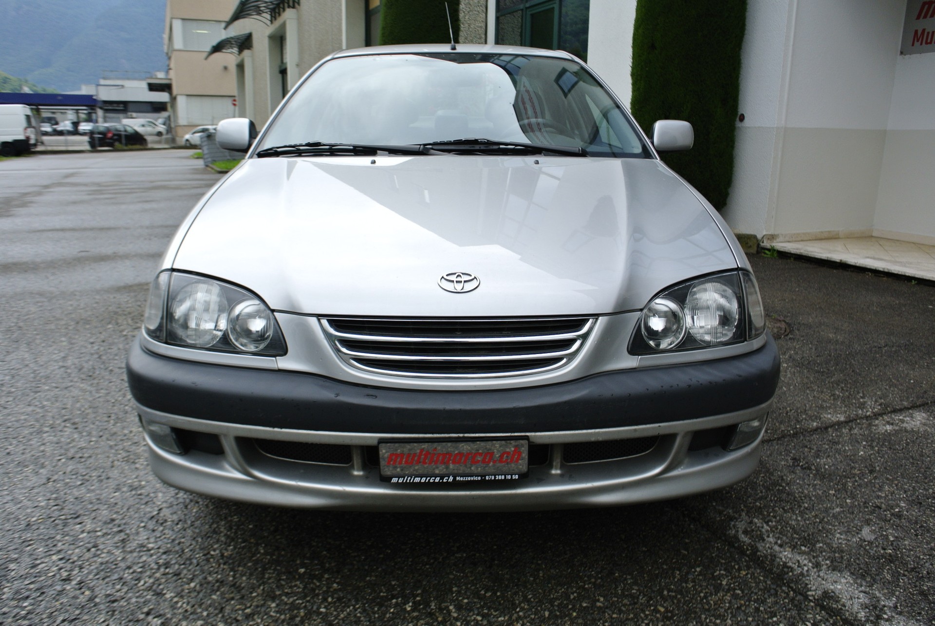 TOYOTA Avensis 2.0 Linea Sol-showroom-element-1