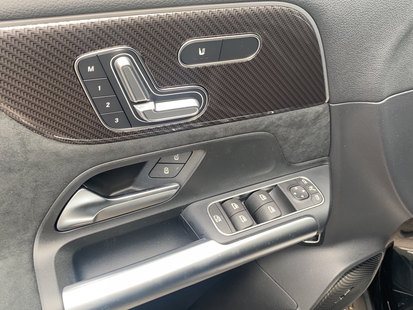 Image MERCEDES-BENZ GLA-200 GLA 200 7G-DCT