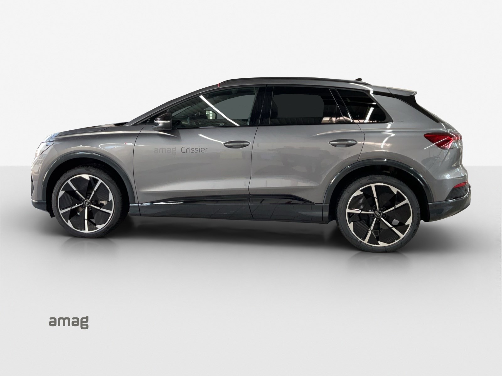 AUDI Q4 e-tron 45 quattro-showroom-element-1