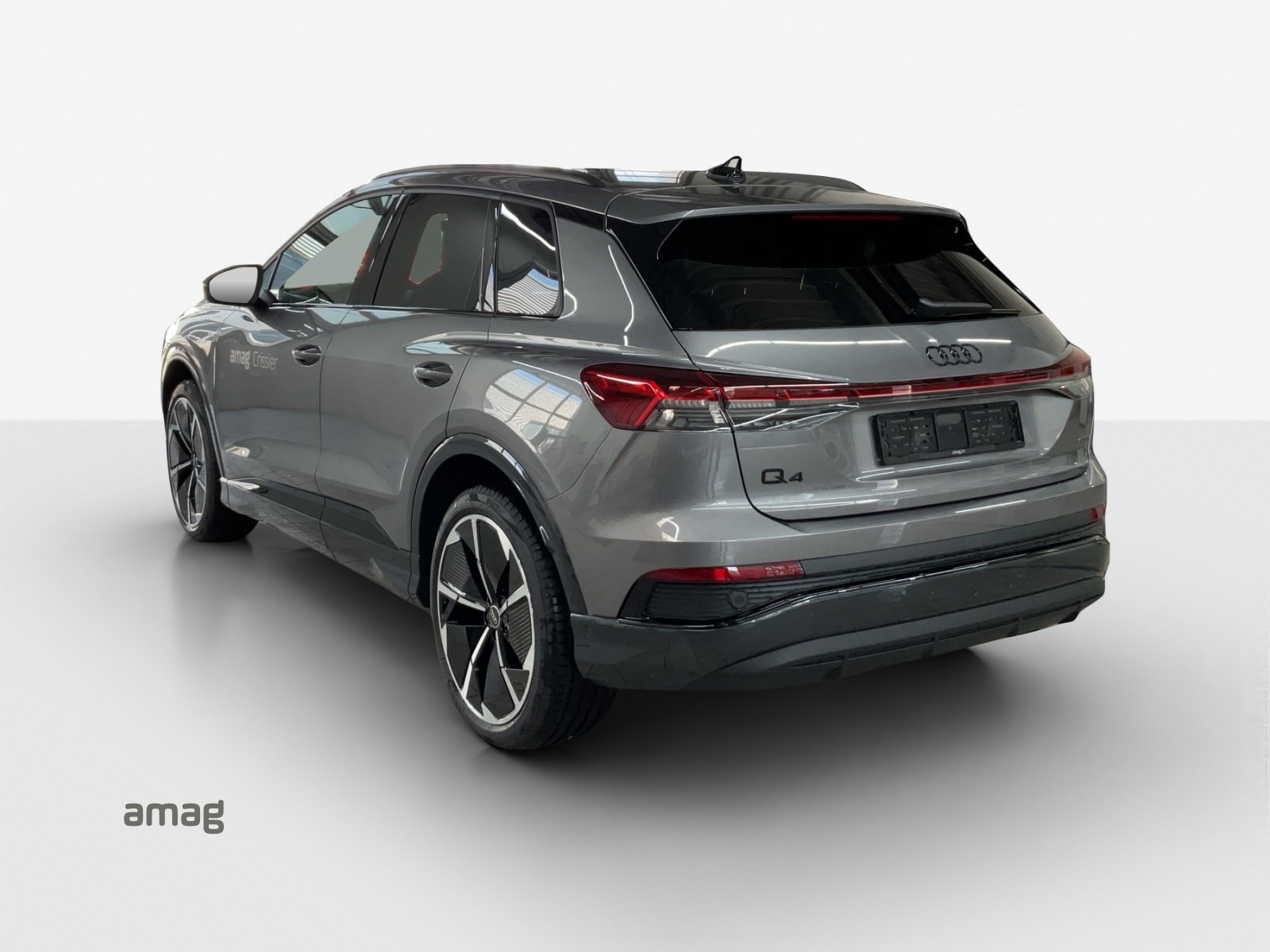 AUDI Q4 e-tron 45 quattro-showroom-element-2