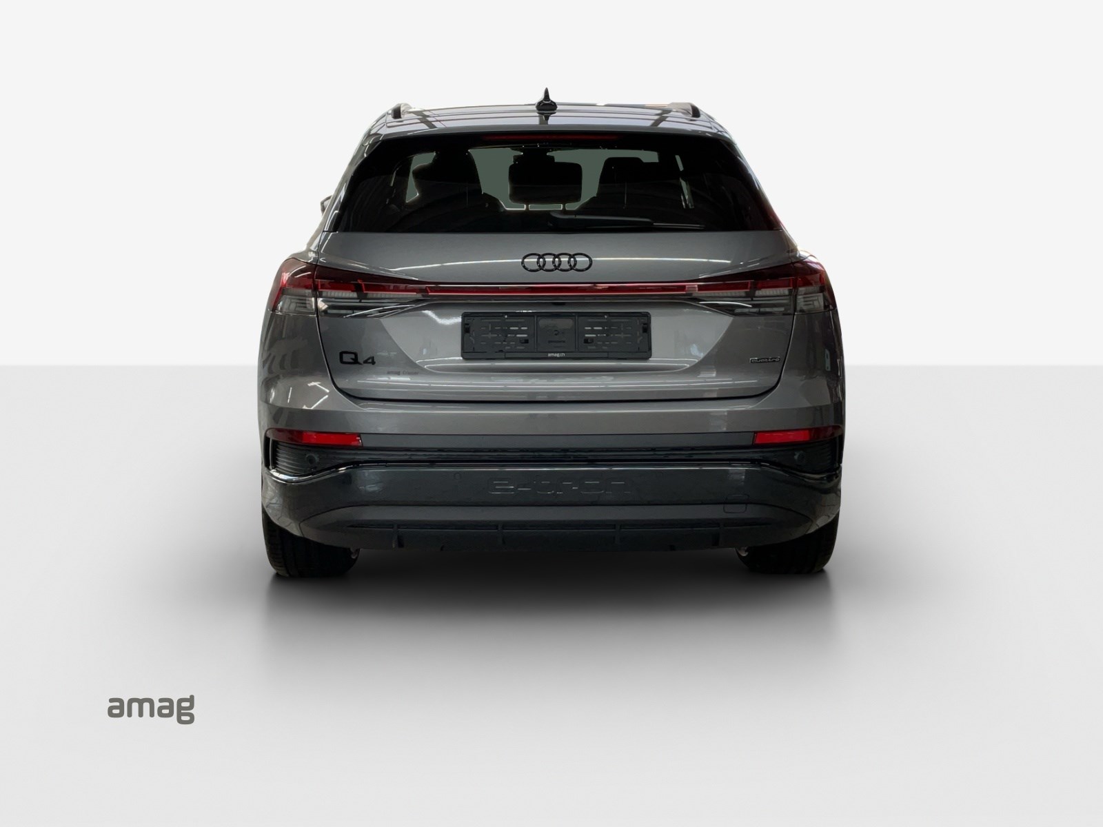 AUDI Q4 e-tron 45 quattro-showroom-element-3