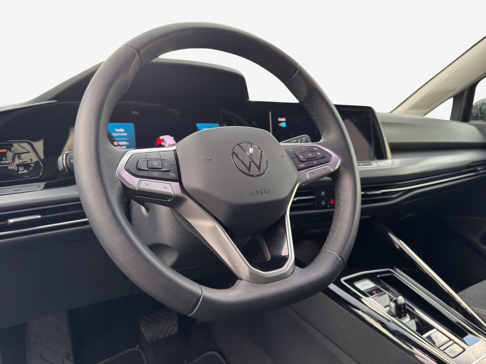VW Golf 1.5 eTSI mHEV ACT Style DSG-image-9